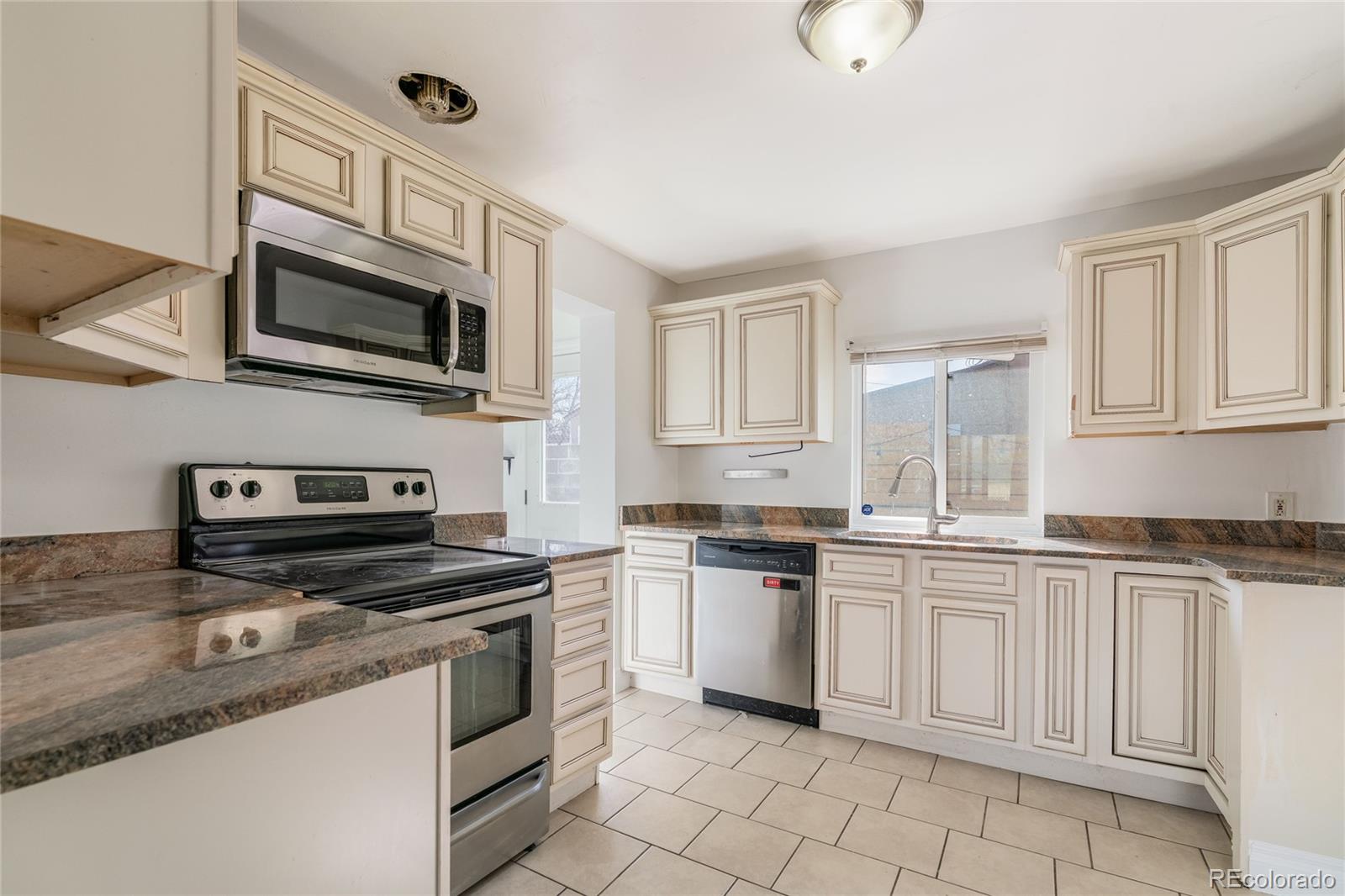MLS Image #7 for 2900 e 36th avenue,denver, Colorado