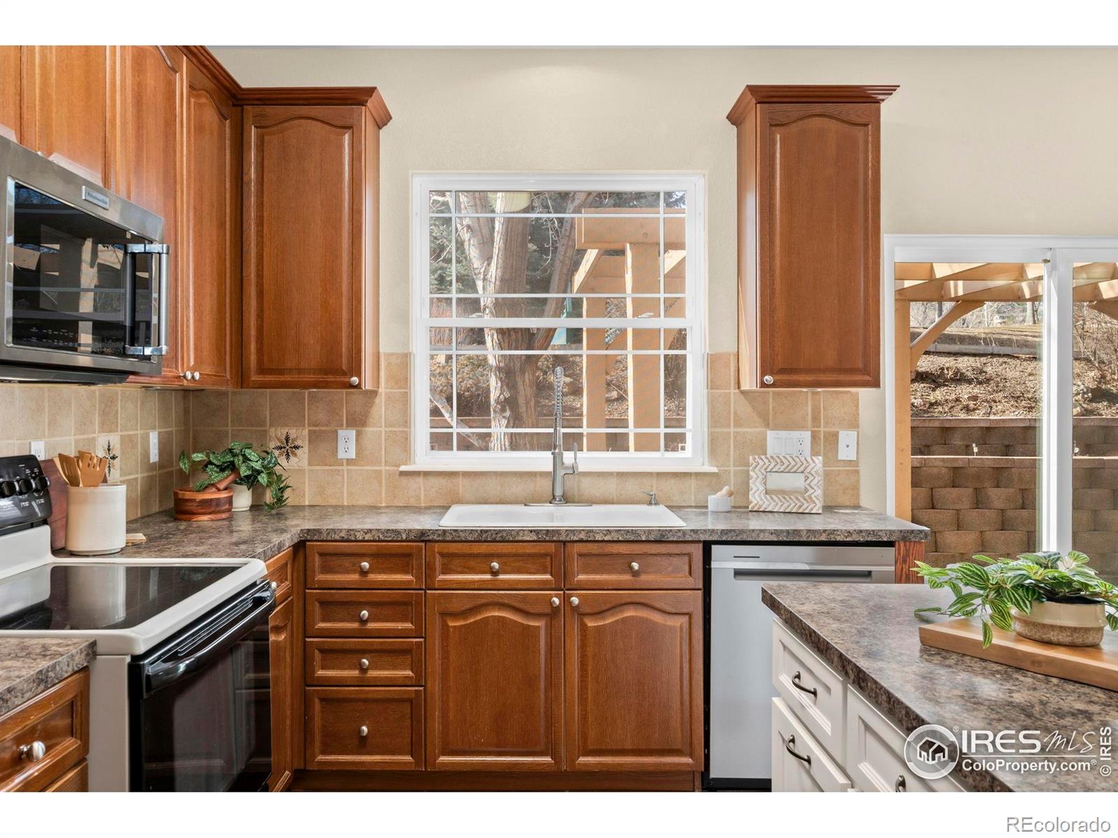 MLS Image #5 for 4025  crawford court,loveland, Colorado