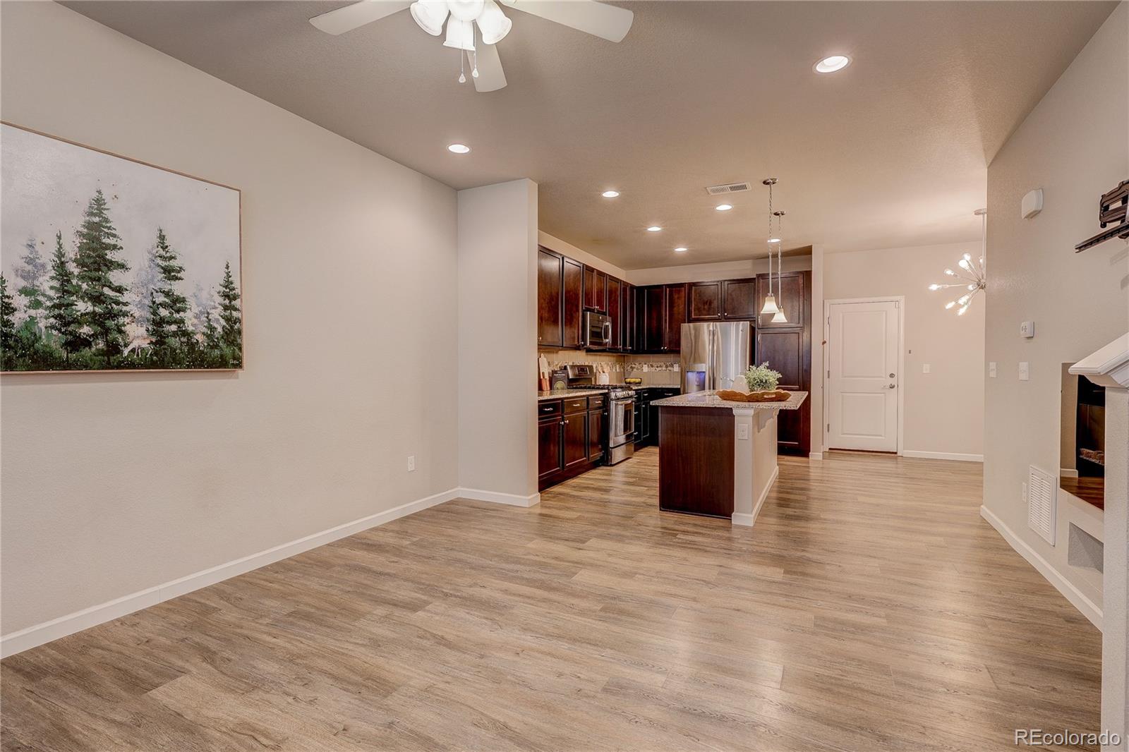 MLS Image #5 for 560 e dry creek place,littleton, Colorado