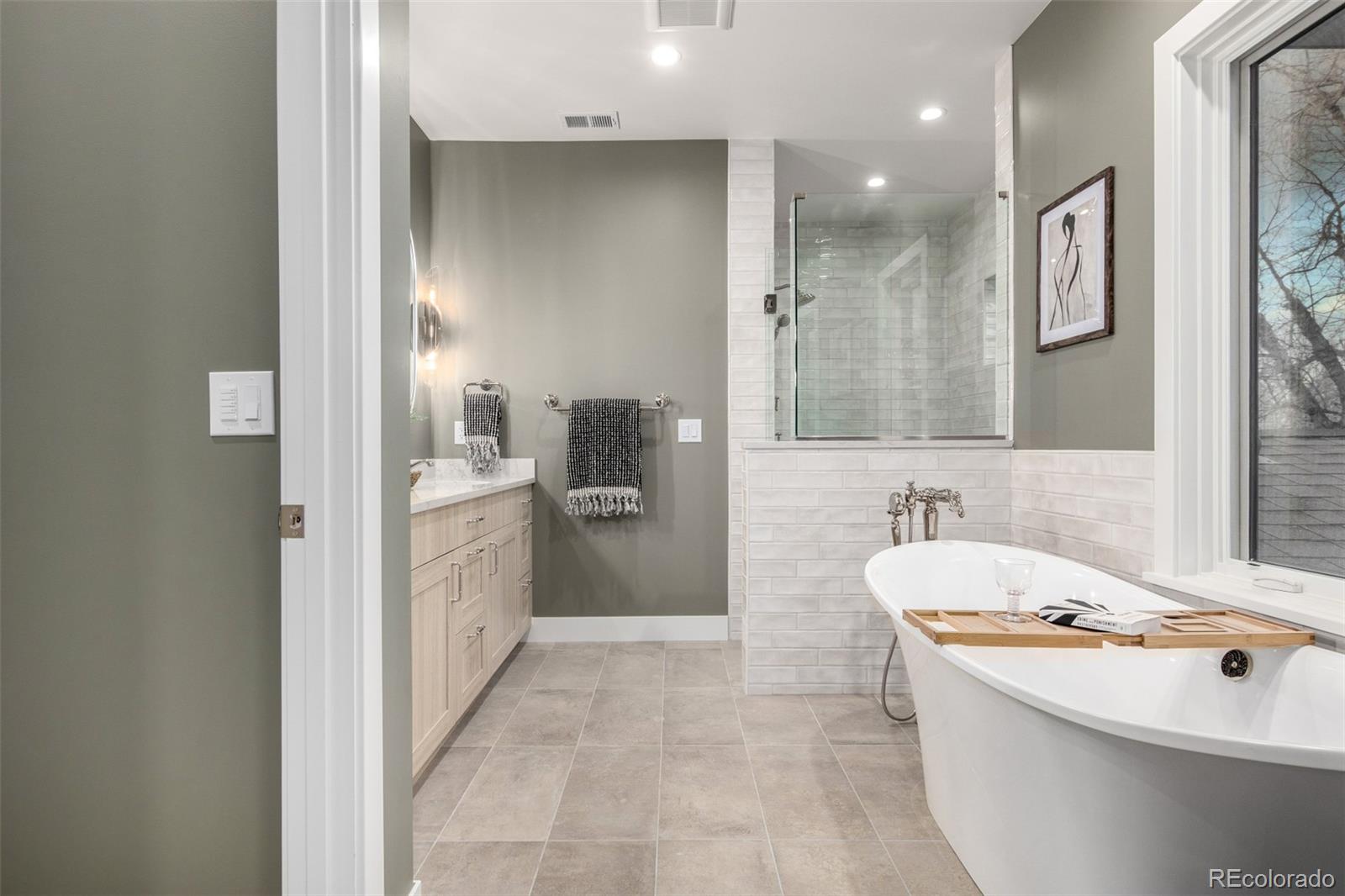 MLS Image #11 for 2056 s ogden street,denver, Colorado