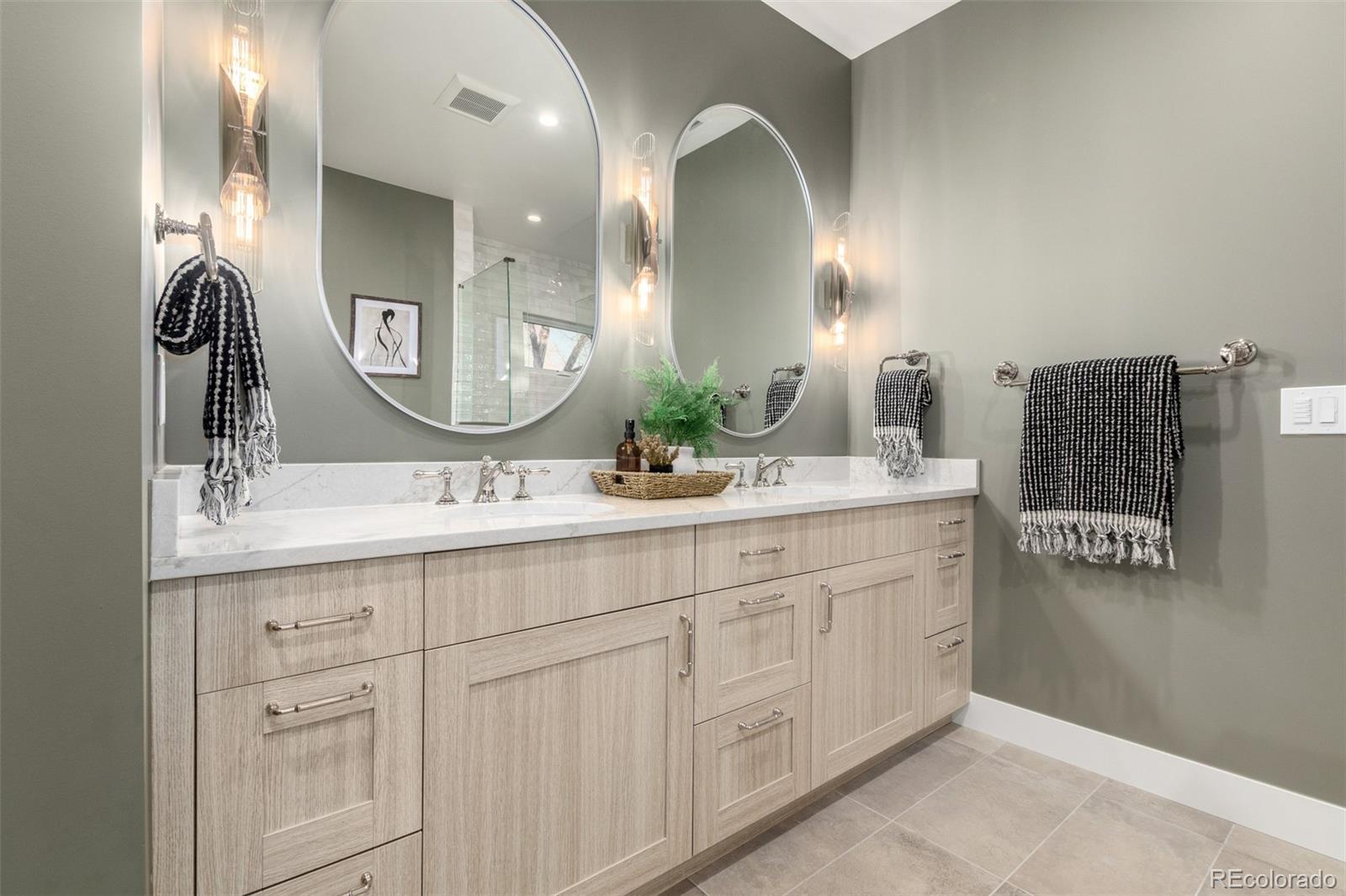 MLS Image #12 for 2056 s ogden street,denver, Colorado