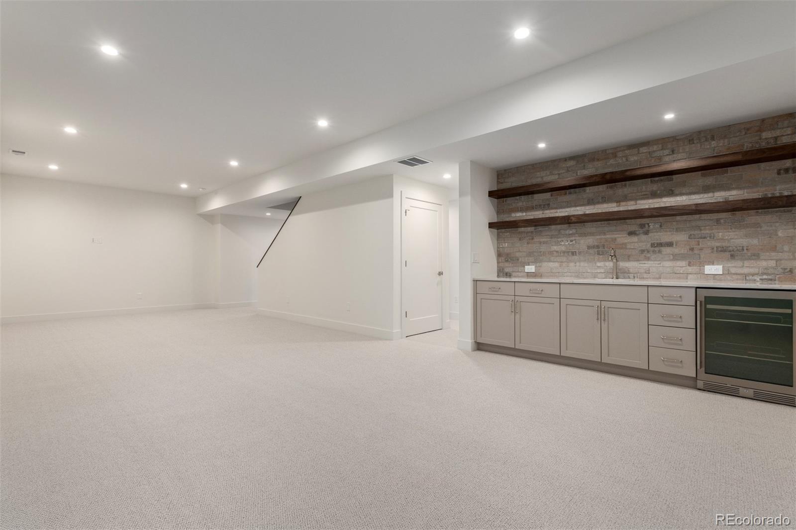 MLS Image #16 for 2056 s ogden street,denver, Colorado