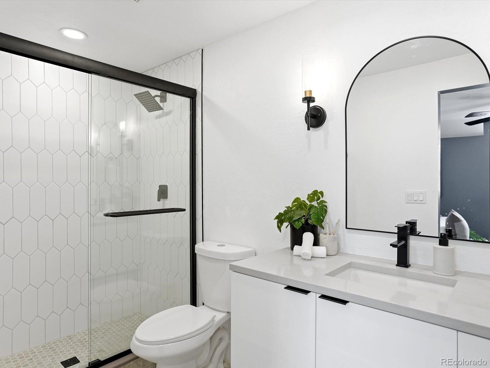 MLS Image #25 for 2544 s krameria street,denver, Colorado