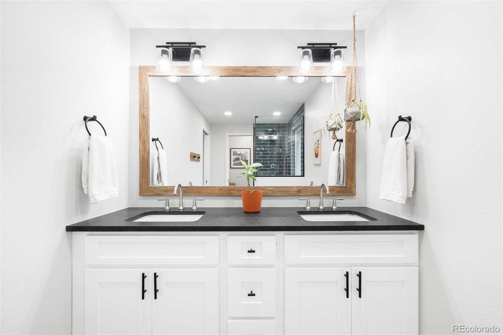 MLS Image #16 for 2654 s high street,denver, Colorado