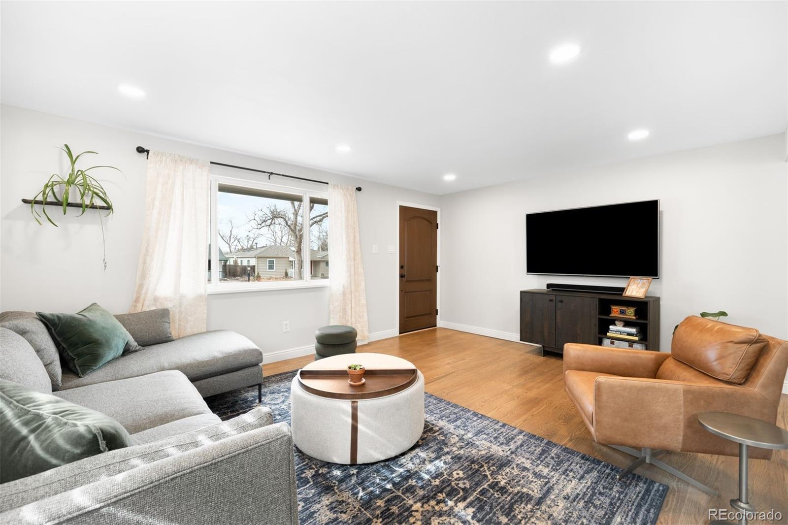MLS Image #2 for 2654 s high street,denver, Colorado