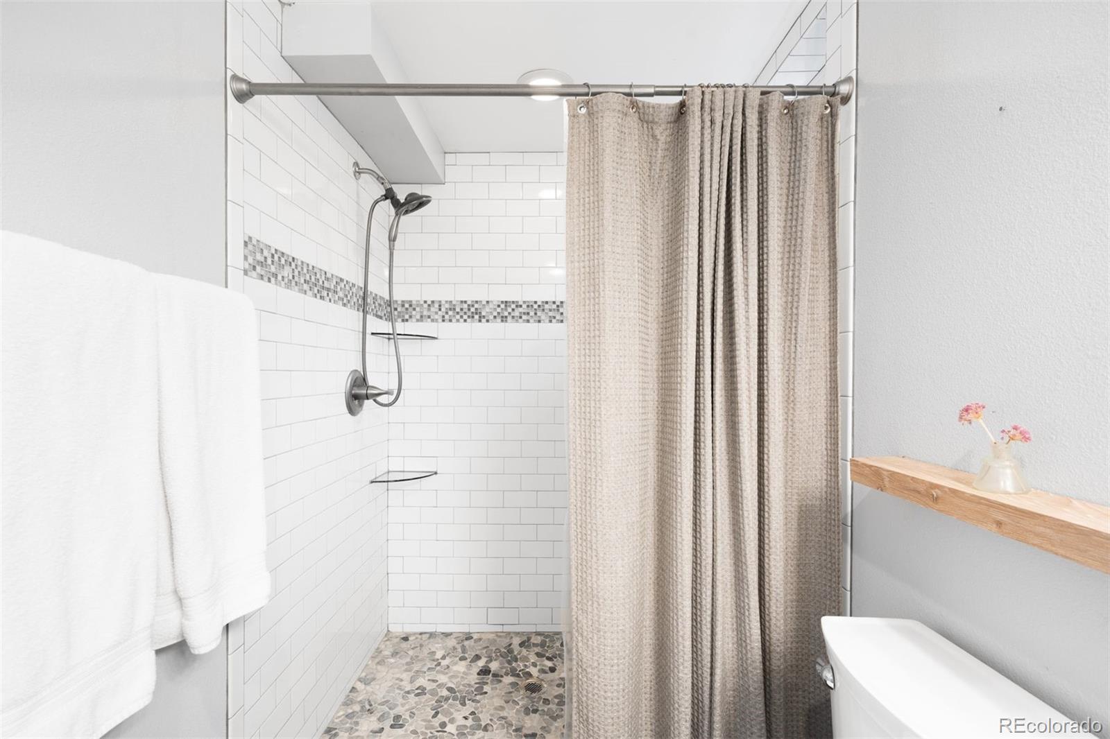 MLS Image #23 for 2654 s high street,denver, Colorado