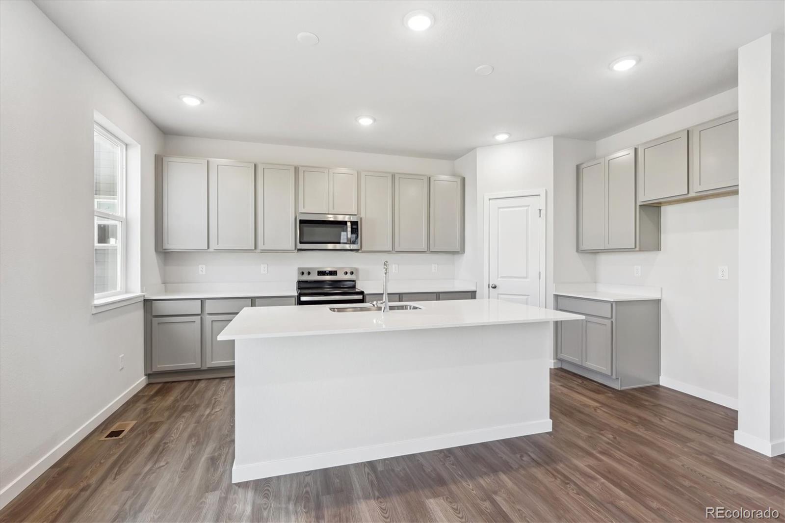 MLS Image #3 for 4550  blue grama drive,dacono, Colorado