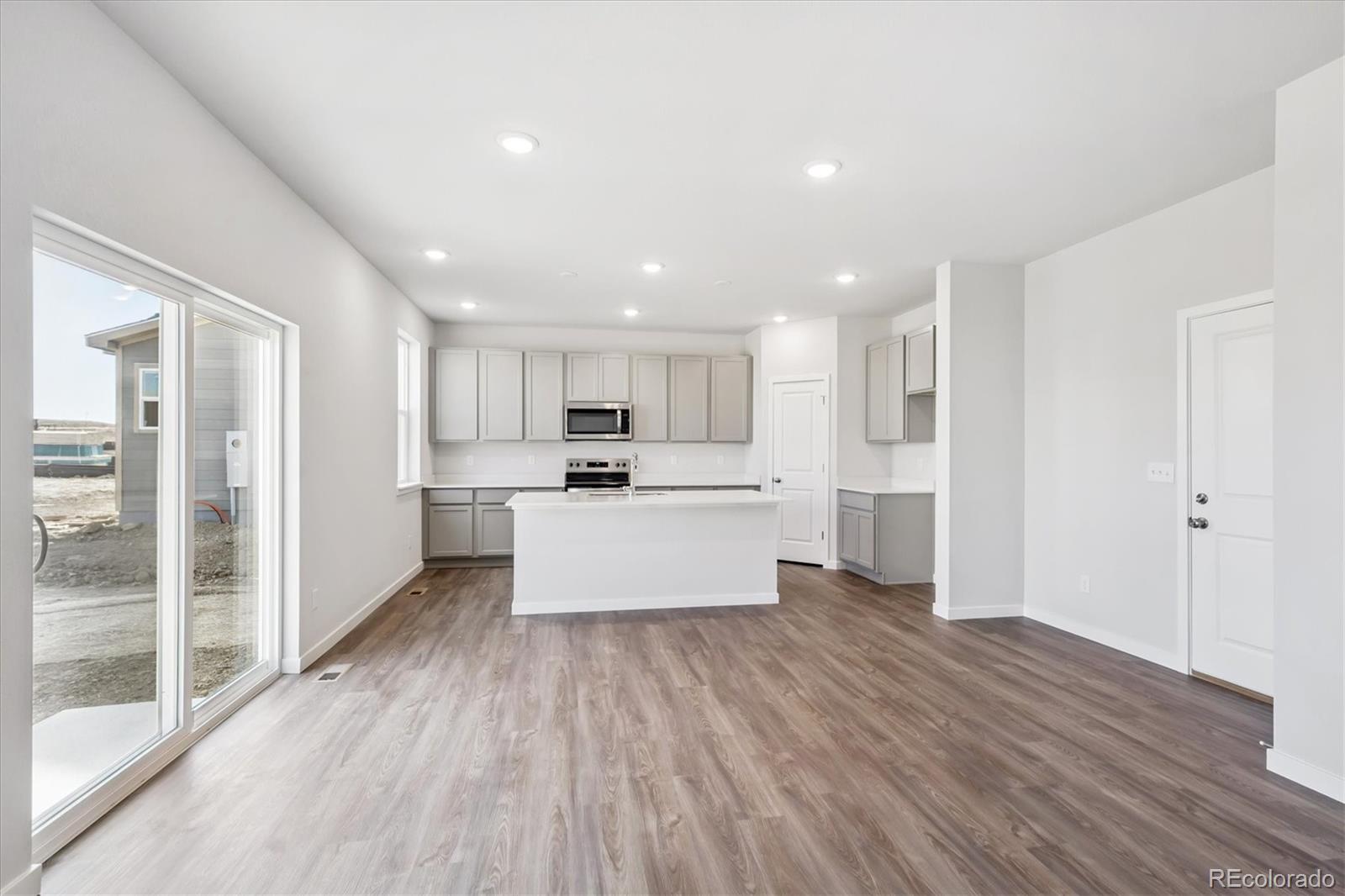 MLS Image #4 for 4550  blue grama drive,dacono, Colorado