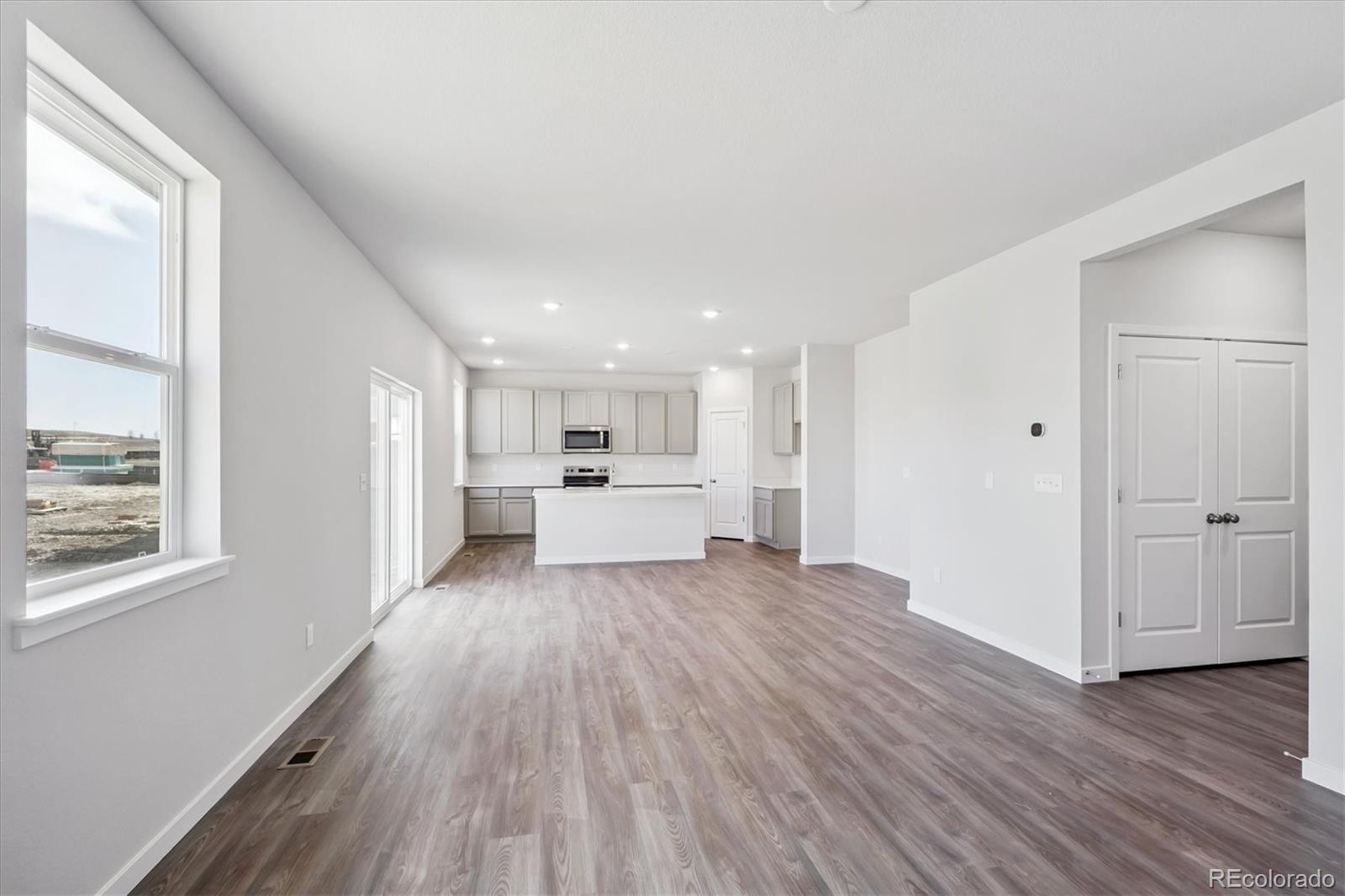 MLS Image #5 for 4550  blue grama drive,dacono, Colorado