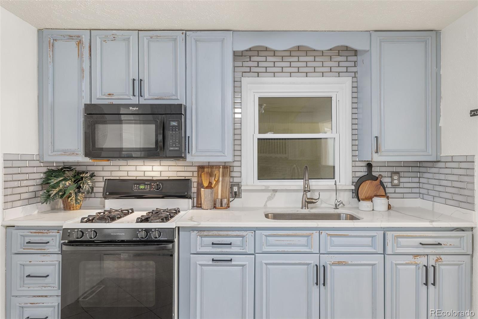 MLS Image #14 for 258 s yates street,denver, Colorado