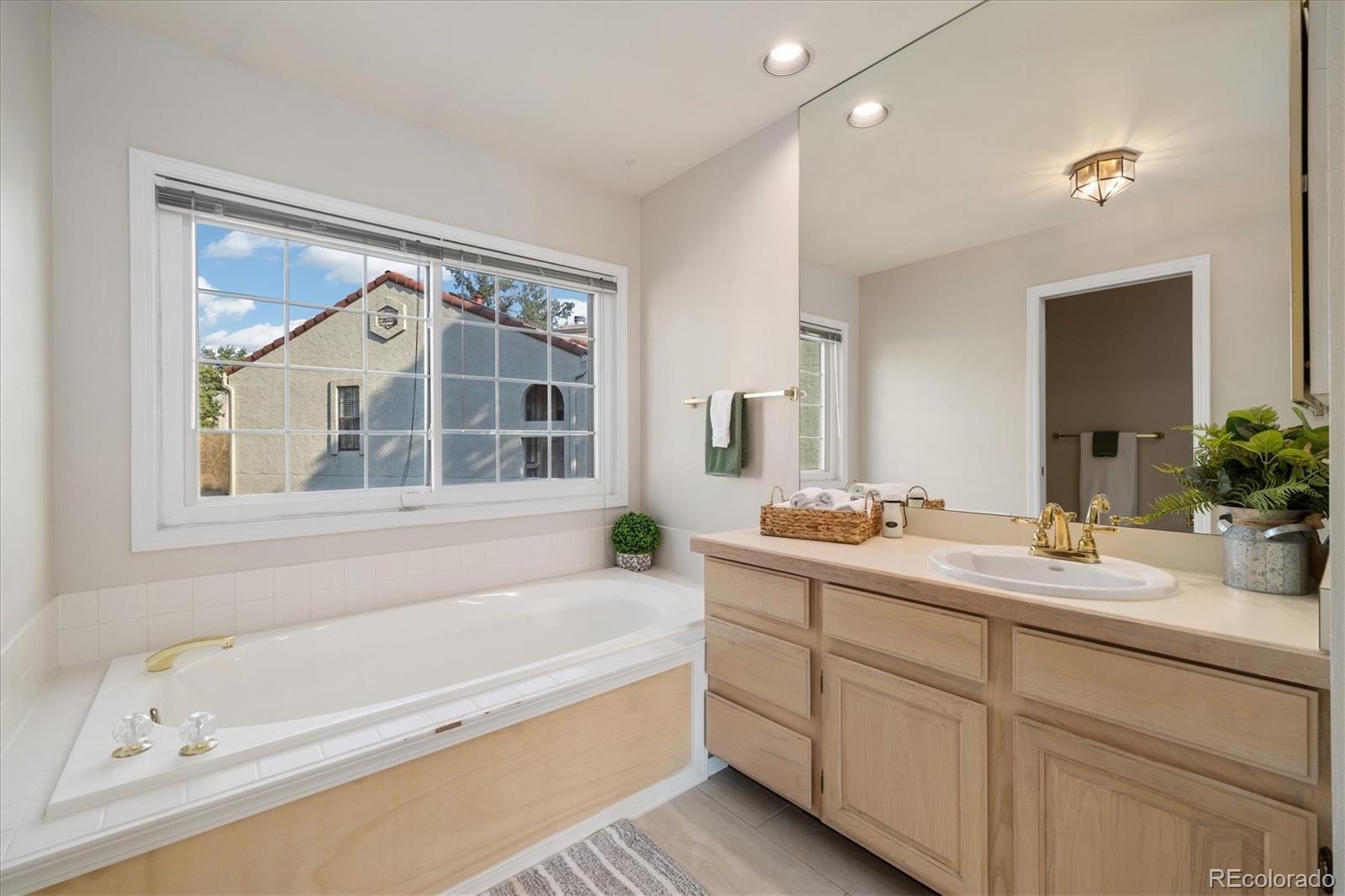 MLS Image #14 for 1530 s quebec way 30,denver, Colorado