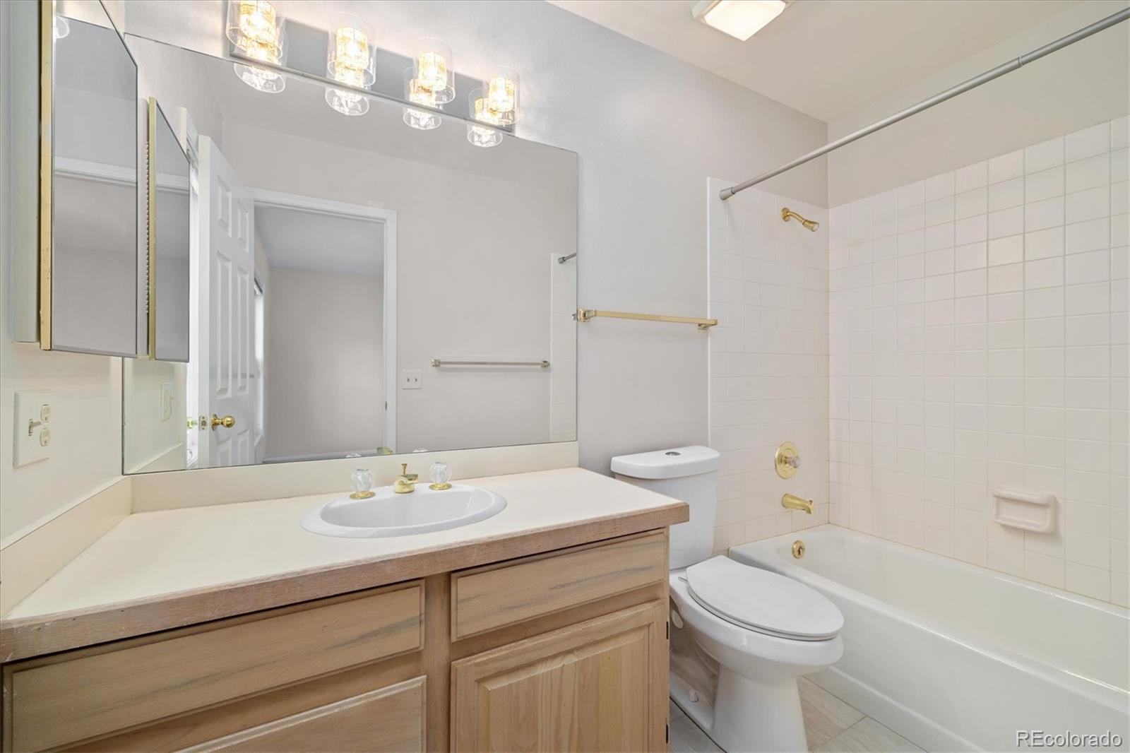 MLS Image #8 for 1530 s quebec way 30,denver, Colorado