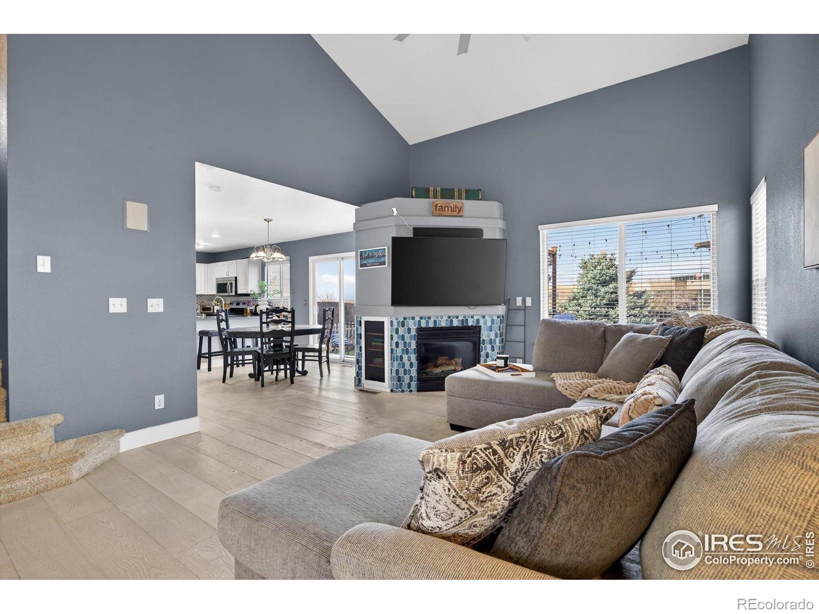 MLS Image #4 for 10516  sunburst avenue,firestone, Colorado