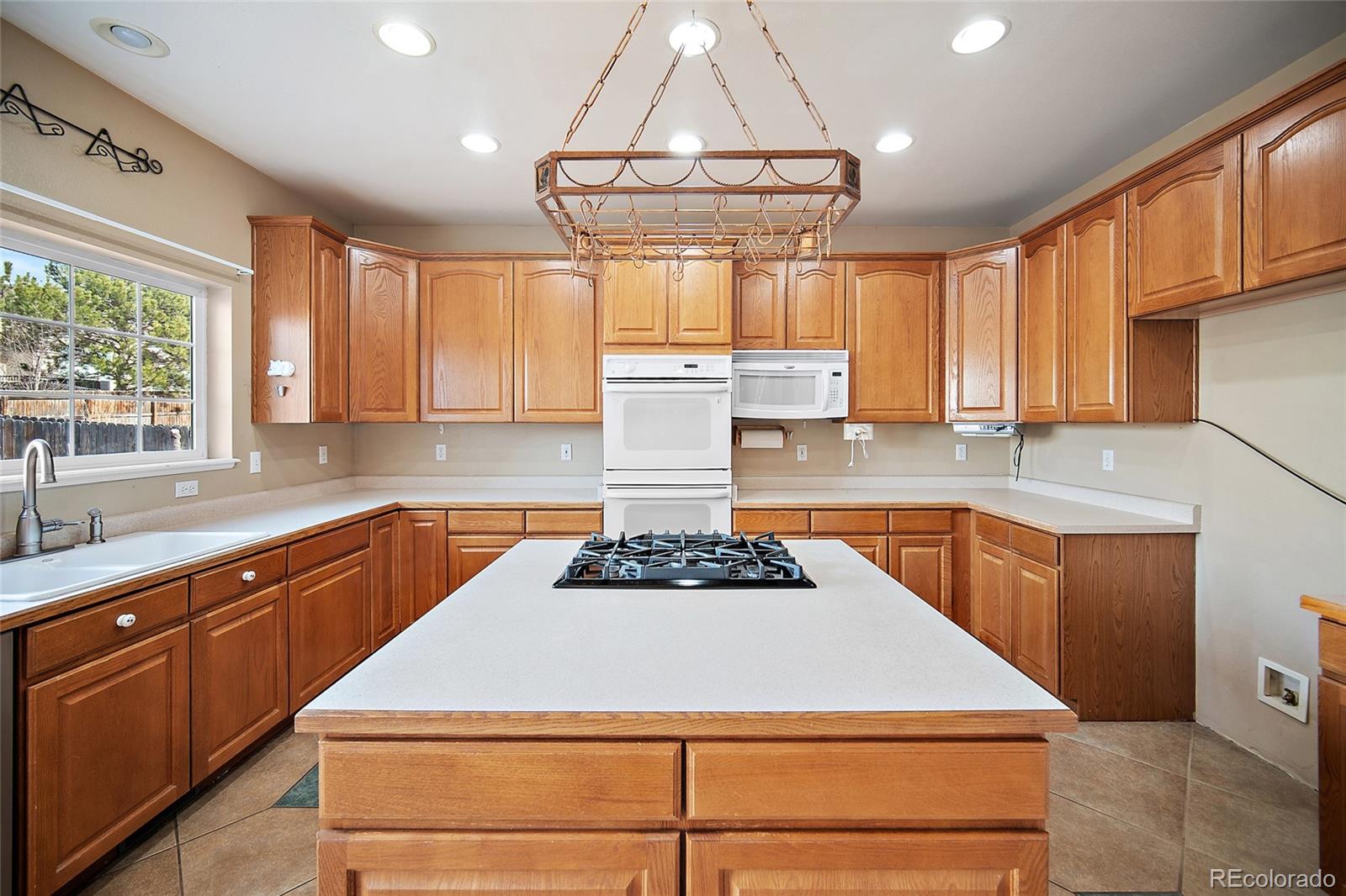 MLS Image #18 for 396  caprice court,colorado springs, Colorado