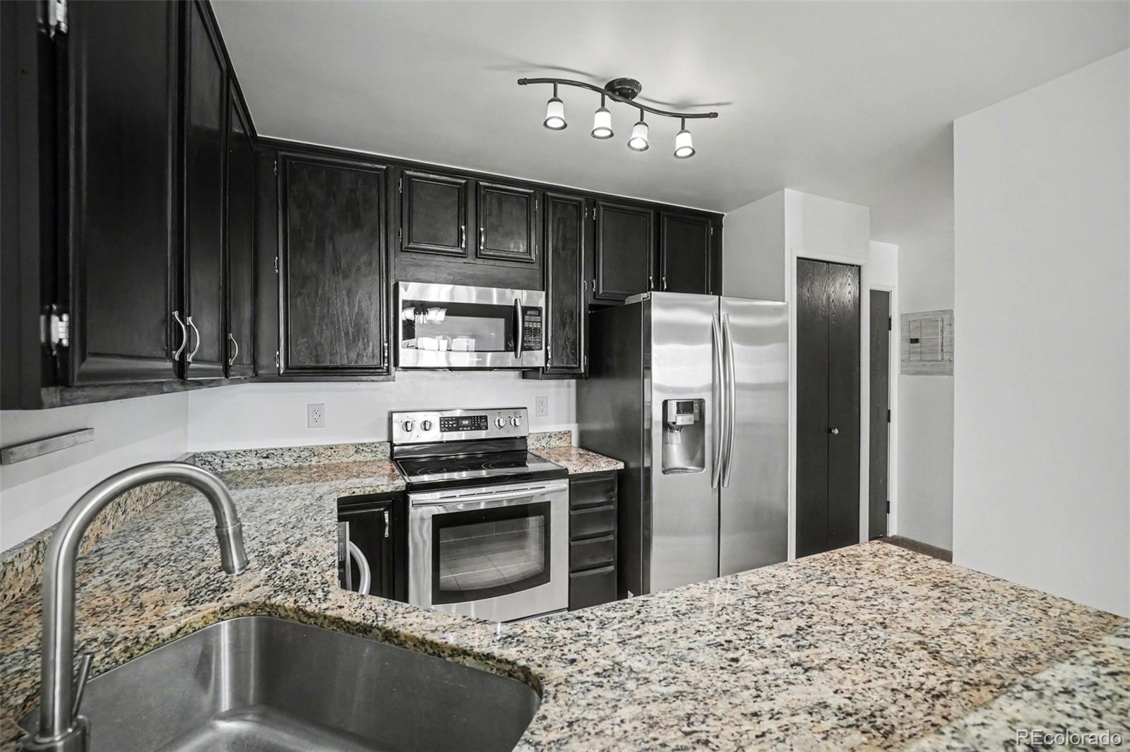 MLS Image #7 for 3465 s poplar street 306,denver, Colorado