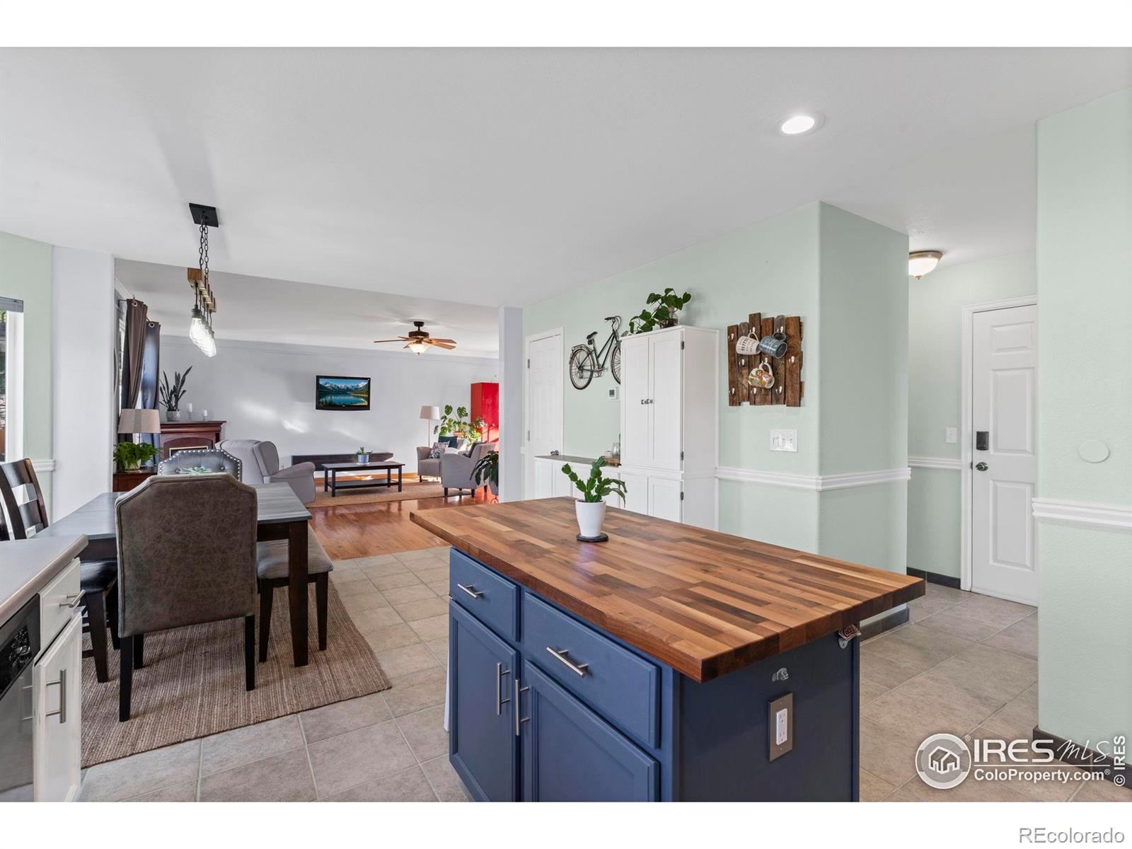 MLS Image #11 for 3598  larkspur drive,longmont, Colorado