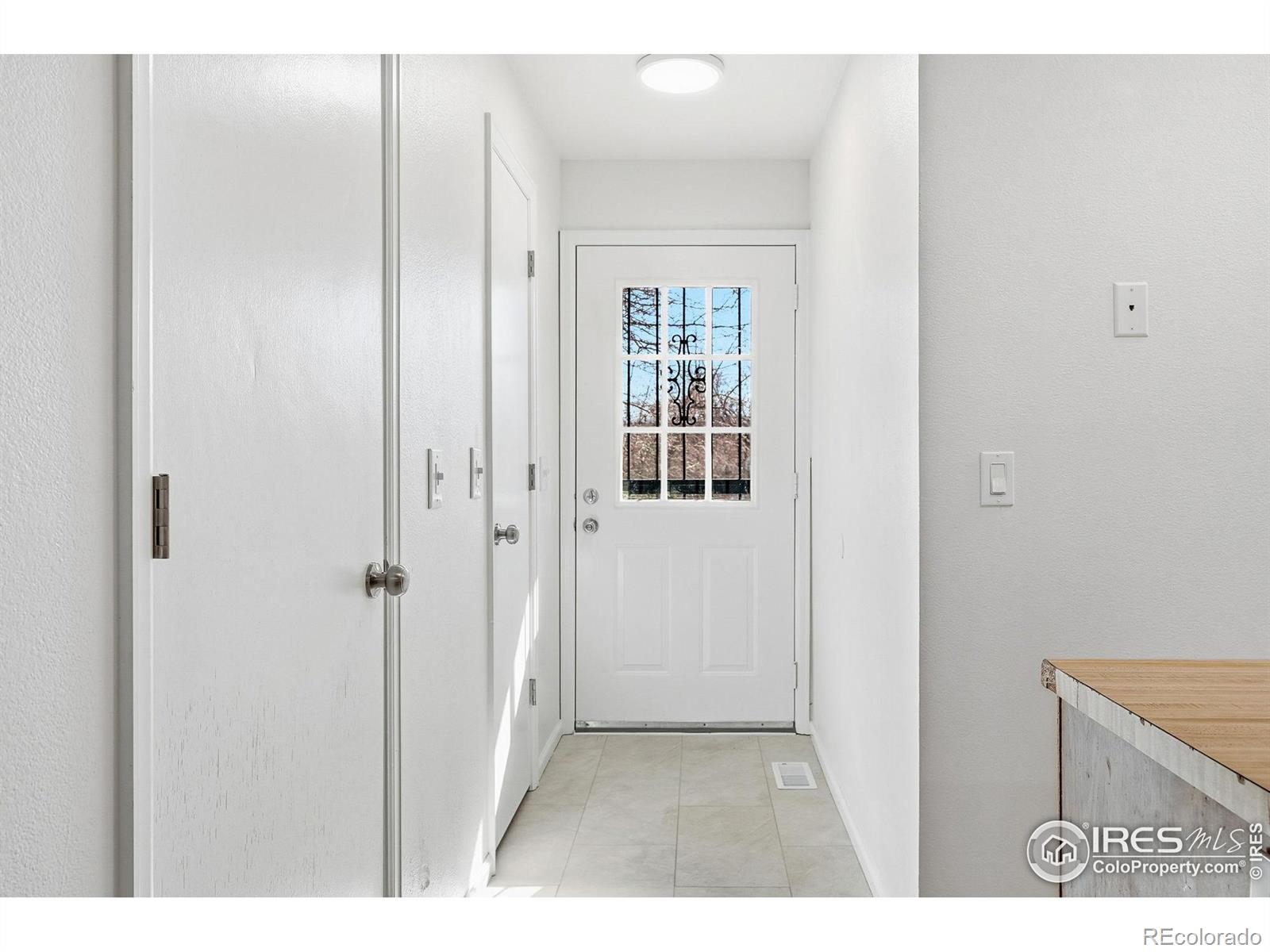 MLS Image #4 for 321  pheasant run,louisville, Colorado