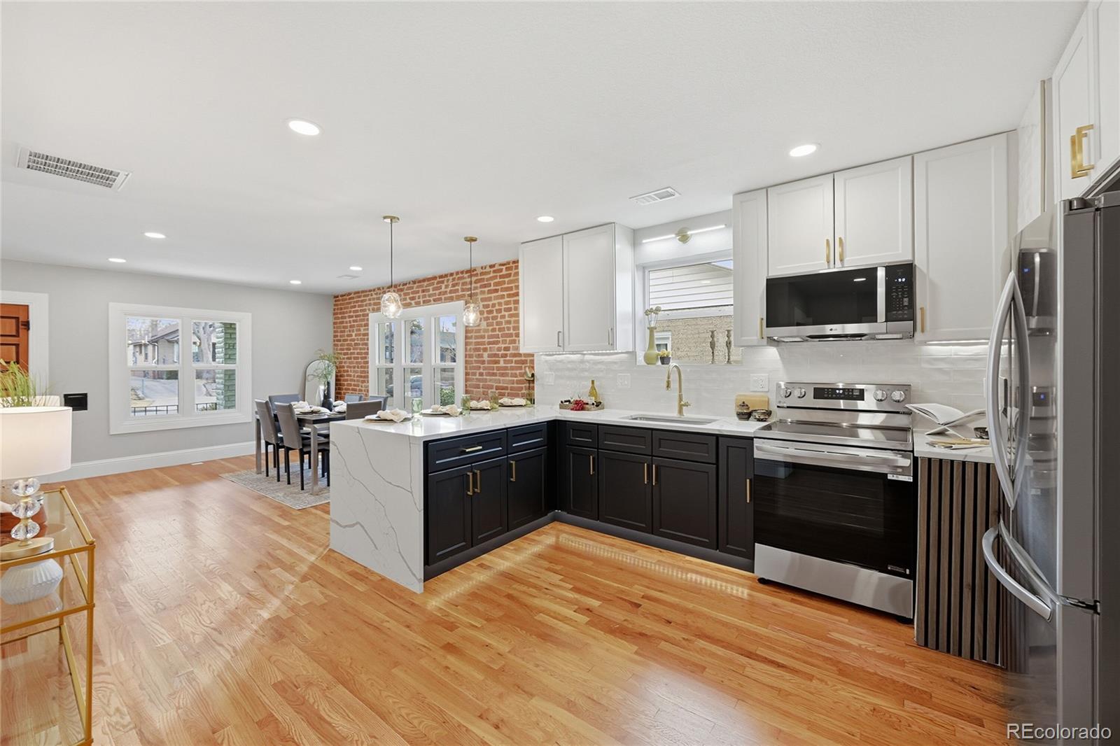 MLS Image #11 for 2839 n fillmore street,denver, Colorado