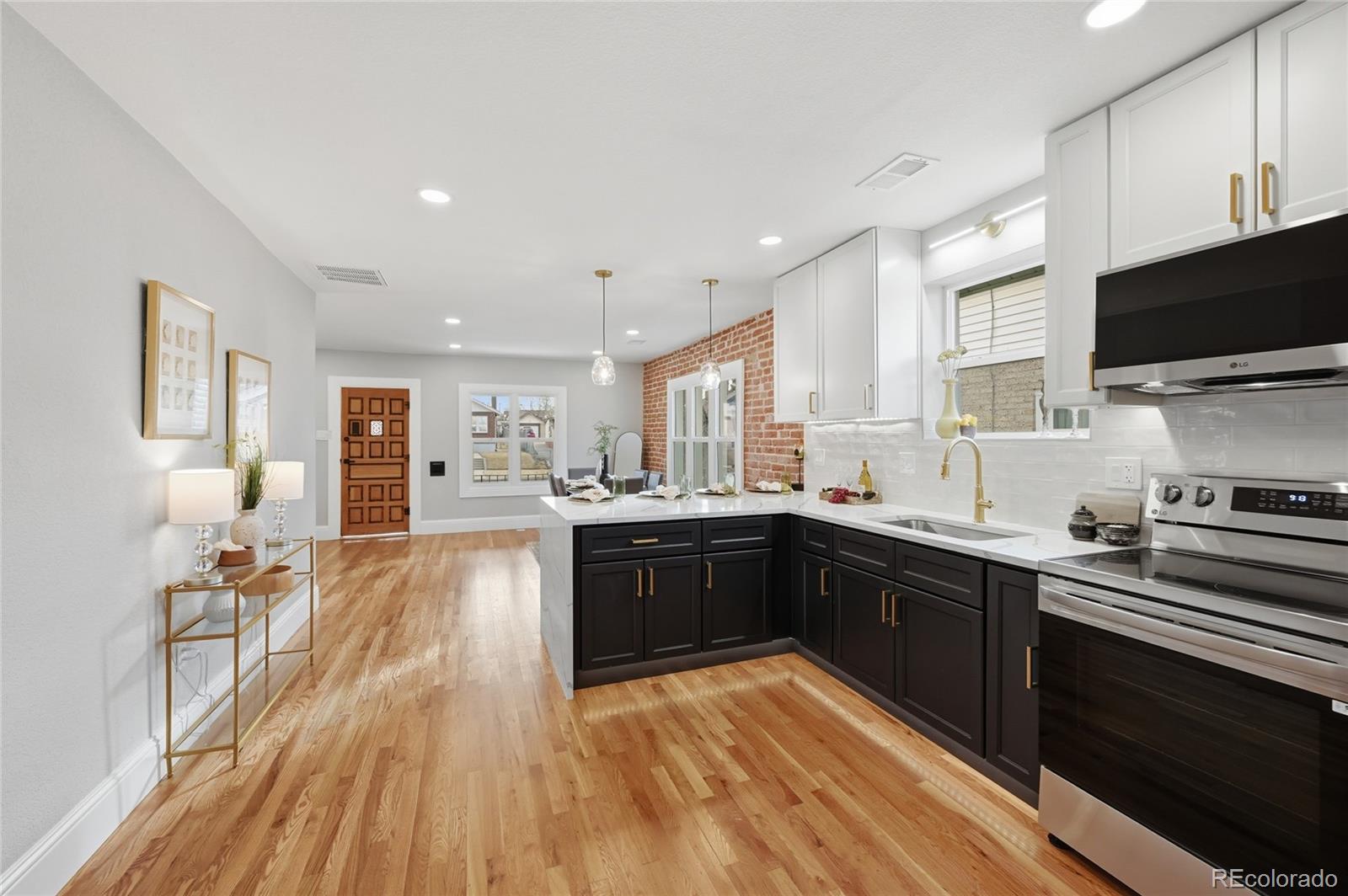 MLS Image #13 for 2839 n fillmore street,denver, Colorado