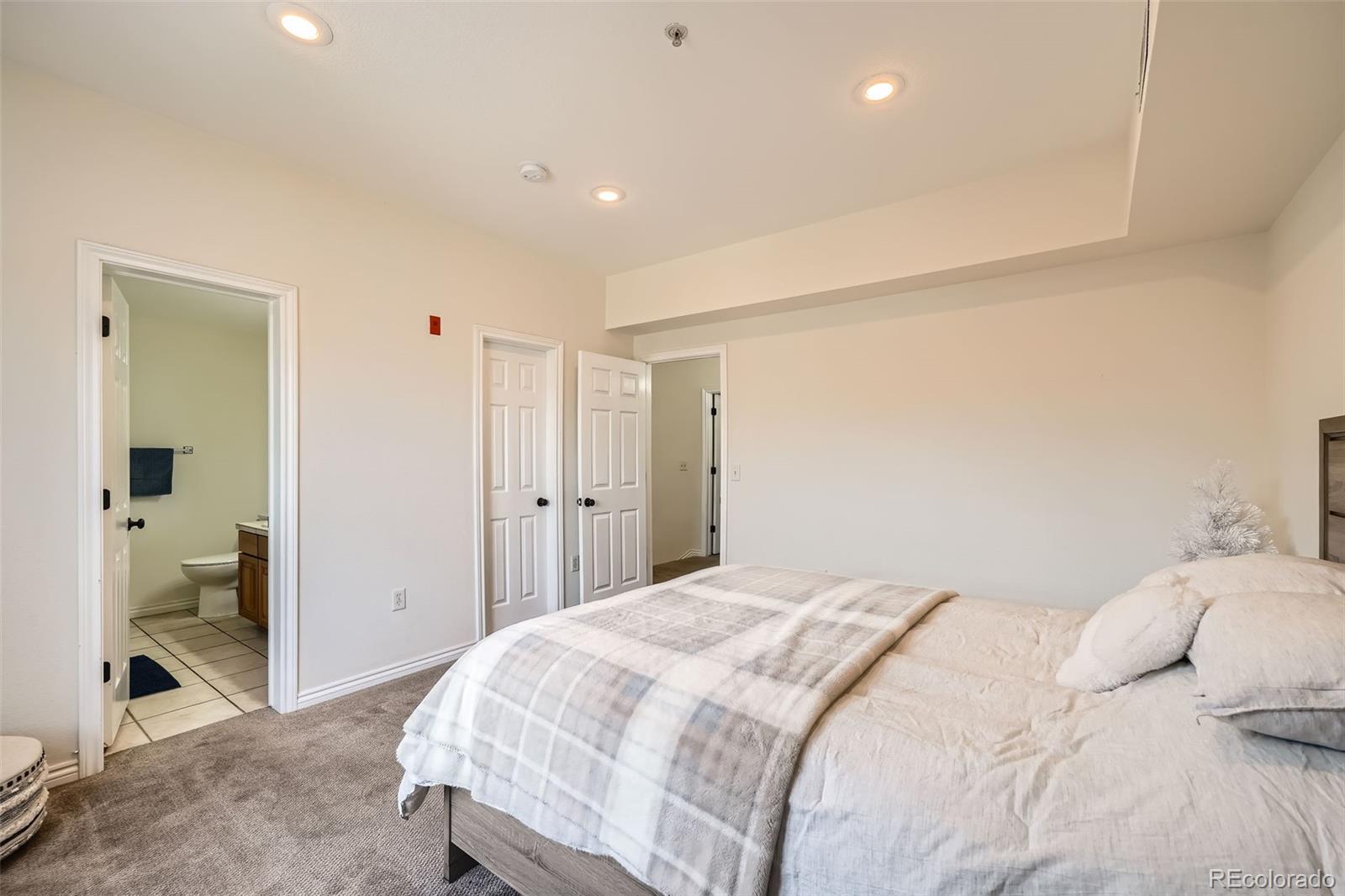 MLS Image #11 for 2901  wyandot street 8,denver, Colorado