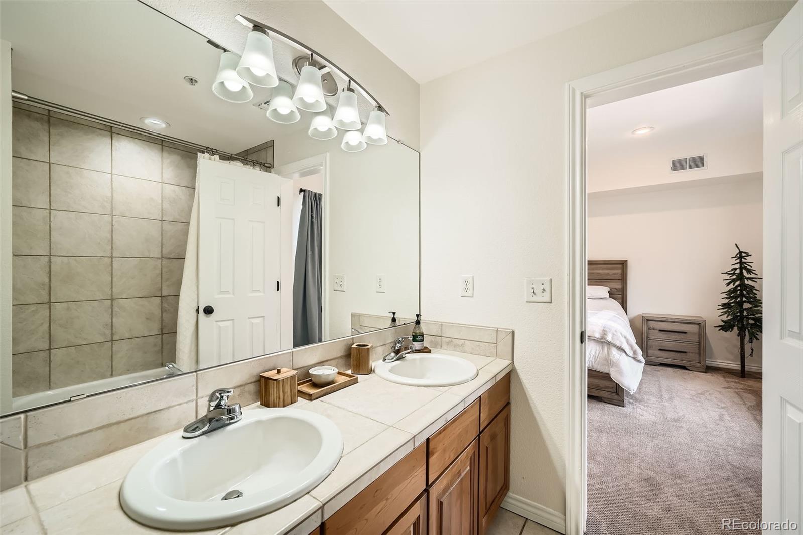 MLS Image #13 for 2901  wyandot street 8,denver, Colorado