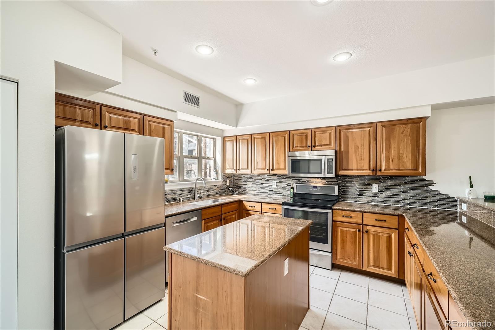 MLS Image #5 for 2901  wyandot street 8,denver, Colorado