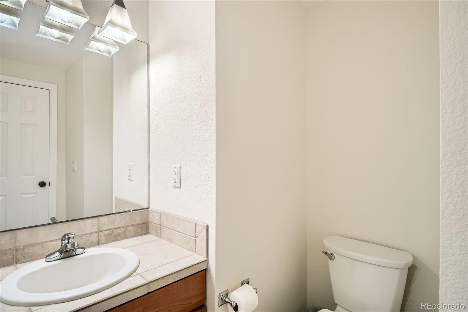 MLS Image #8 for 2901  wyandot street 8,denver, Colorado