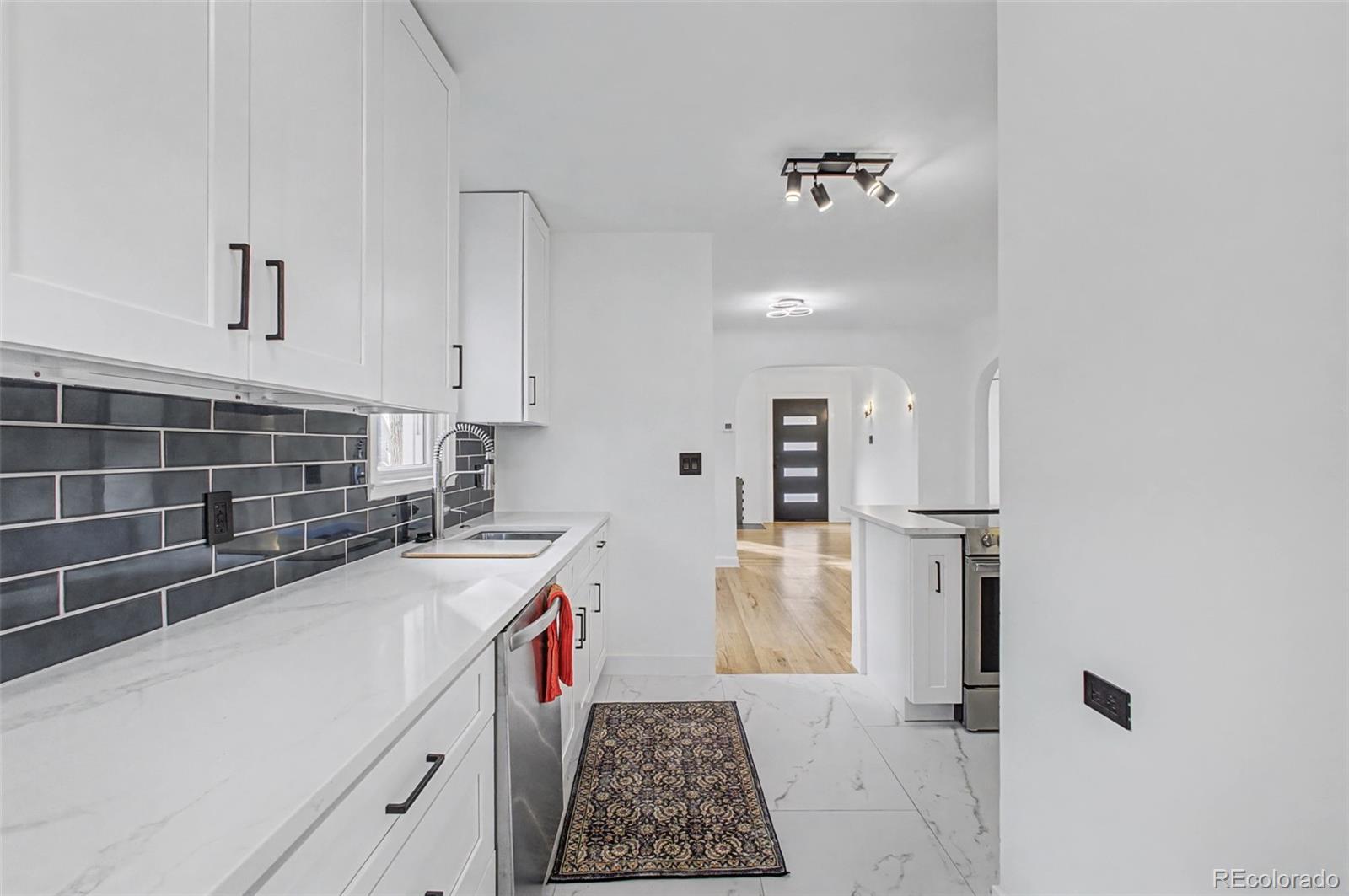 MLS Image #9 for 3444 n saint paul street,denver, Colorado