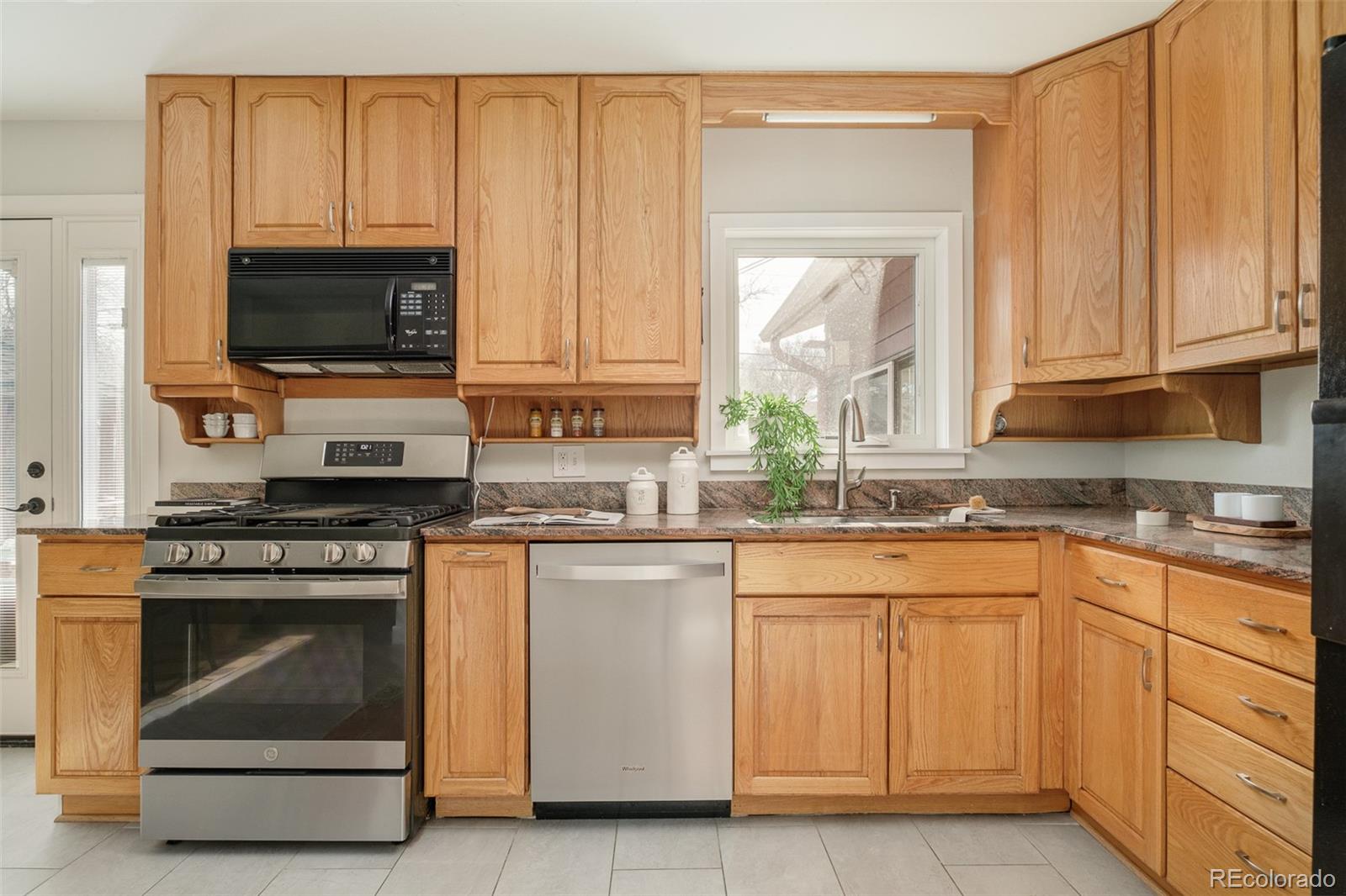 MLS Image #11 for 9656  rensselaer drive,arvada, Colorado