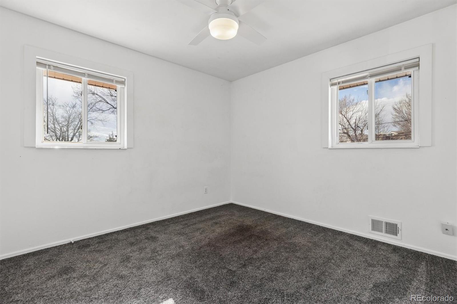 MLS Image #10 for 2725 s zurich court,denver, Colorado