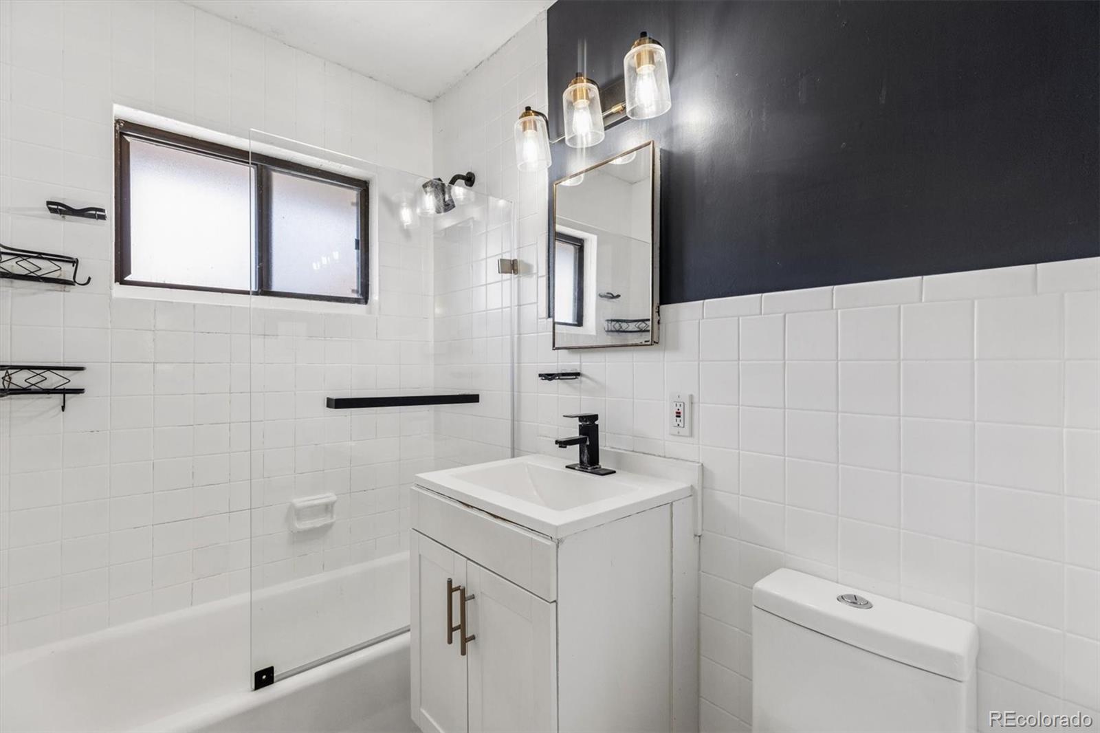 MLS Image #13 for 2725 s zurich court,denver, Colorado