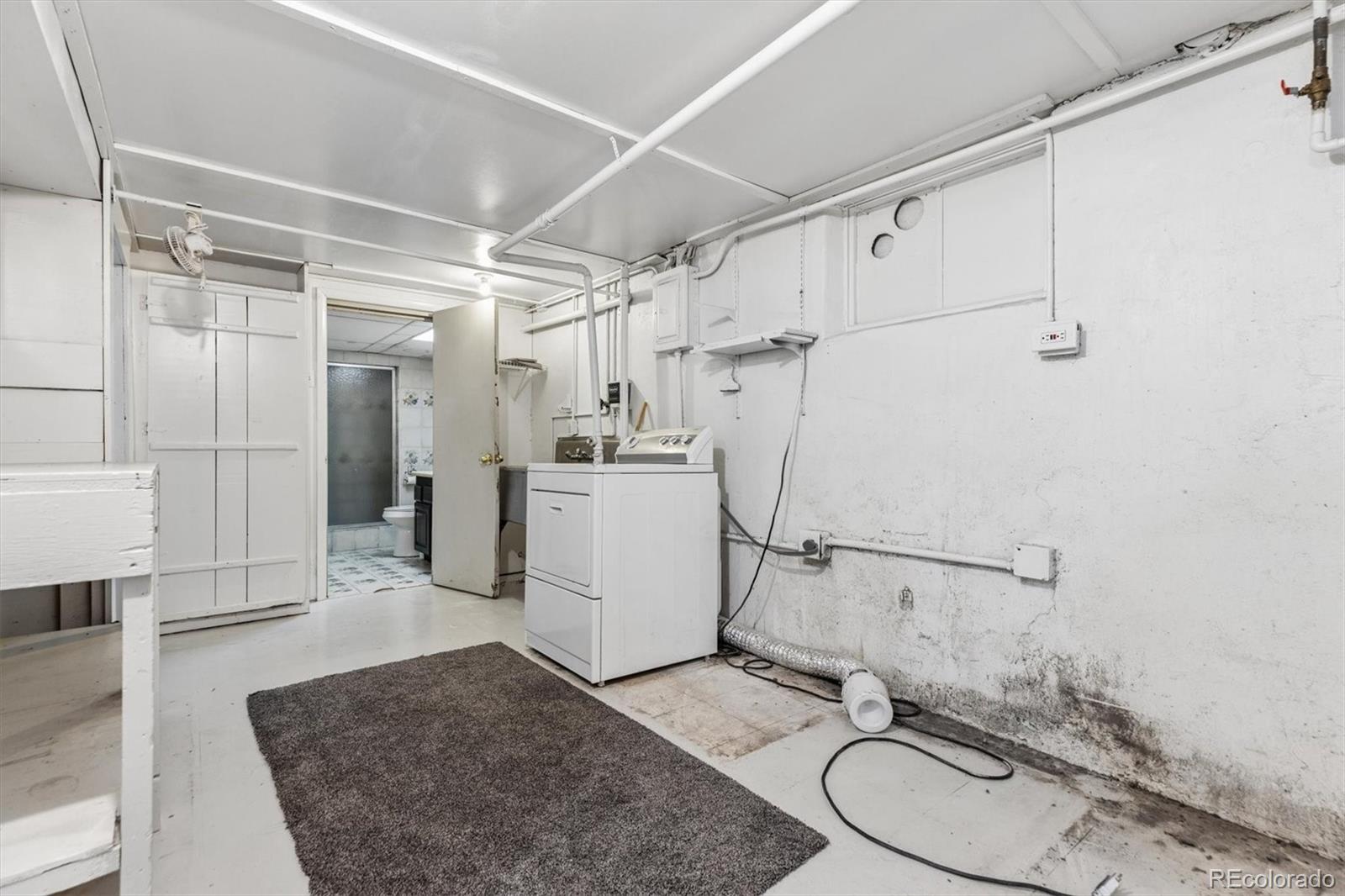 MLS Image #16 for 2725 s zurich court,denver, Colorado