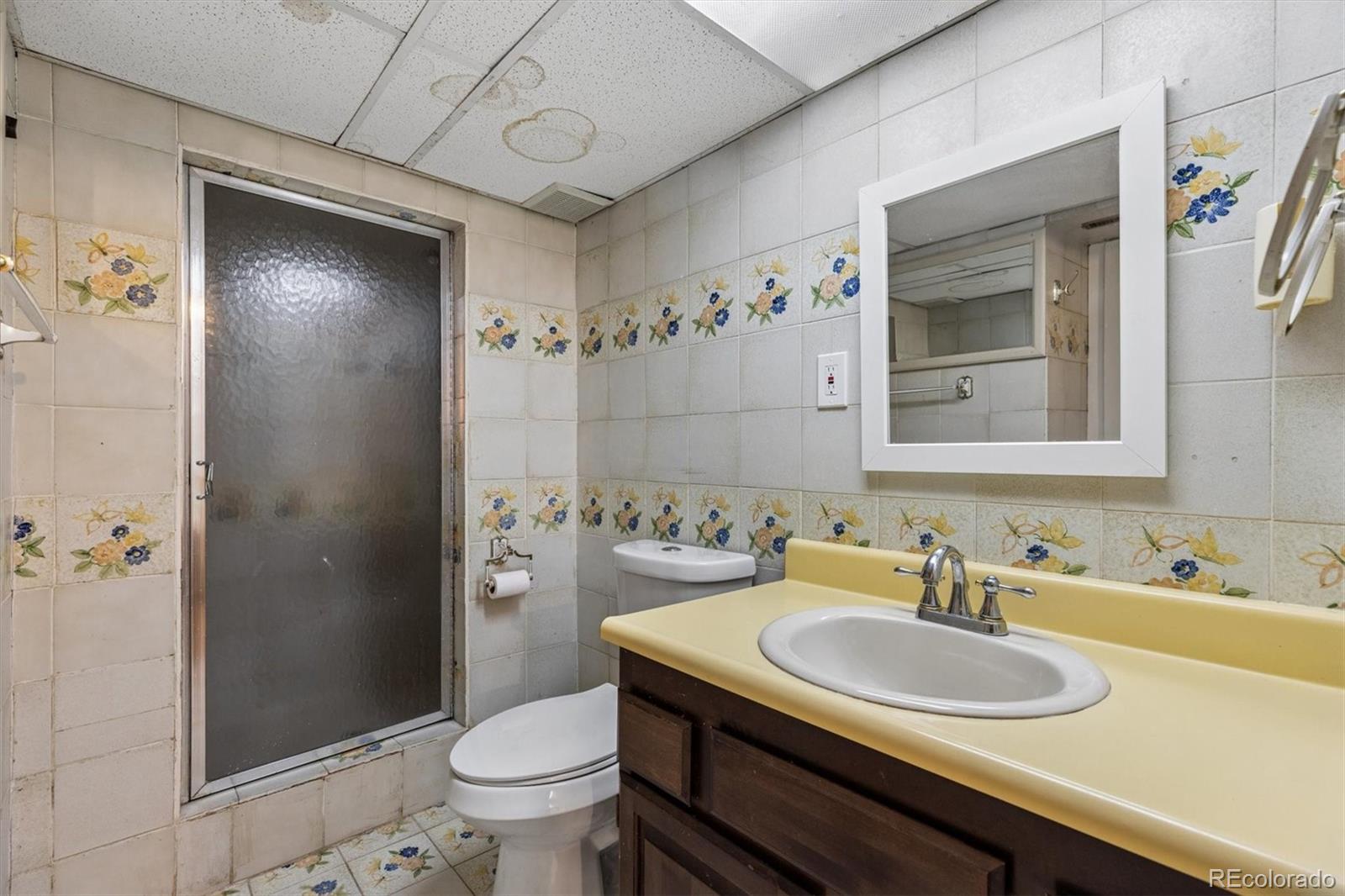 MLS Image #17 for 2725 s zurich court,denver, Colorado