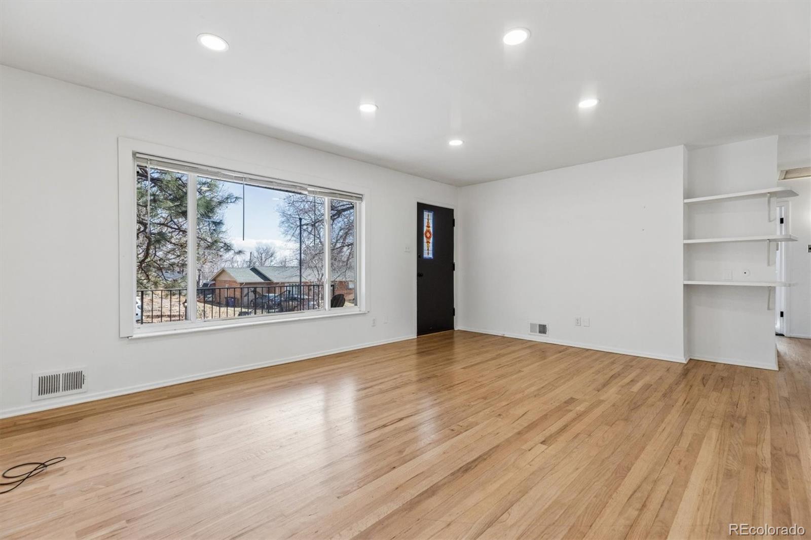MLS Image #4 for 2725 s zurich court,denver, Colorado
