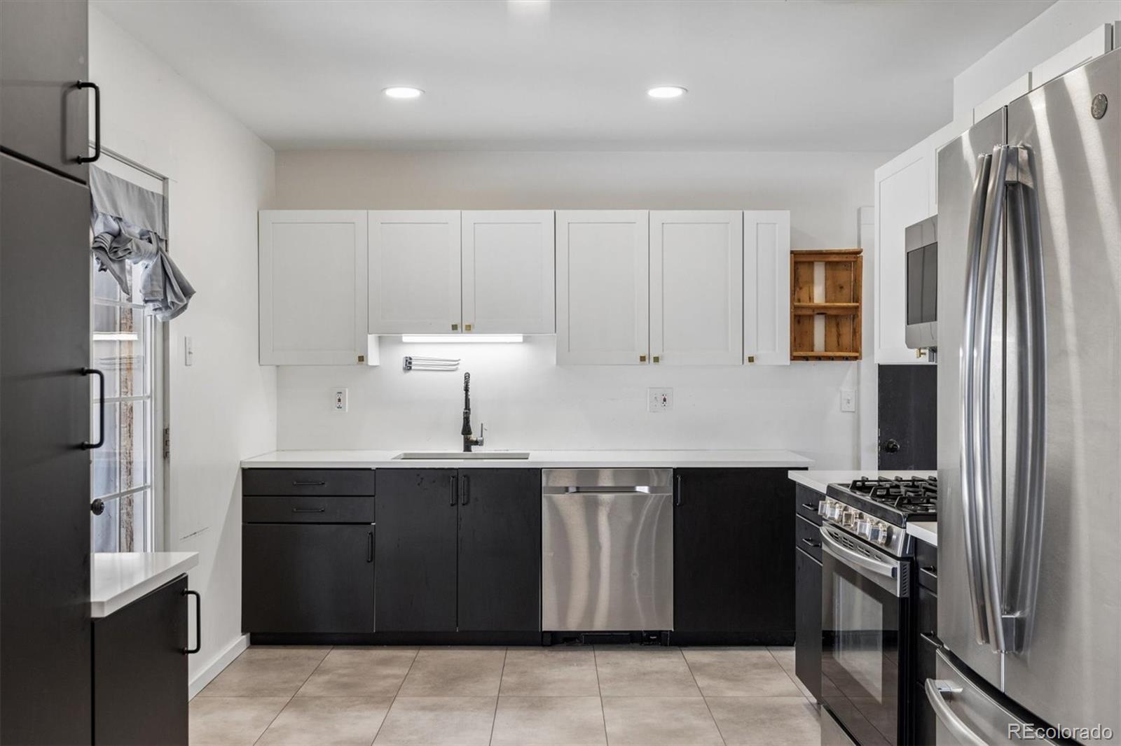 MLS Image #7 for 2725 s zurich court,denver, Colorado
