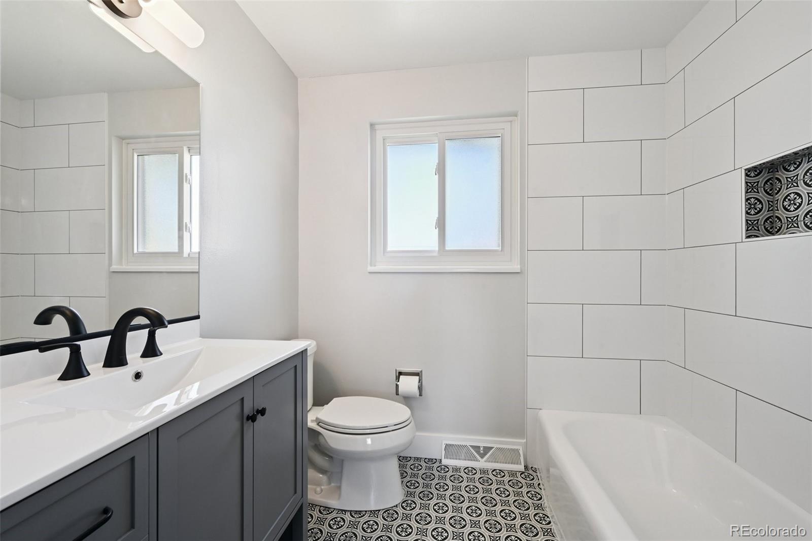MLS Image #15 for 846  oak street,lakewood, Colorado