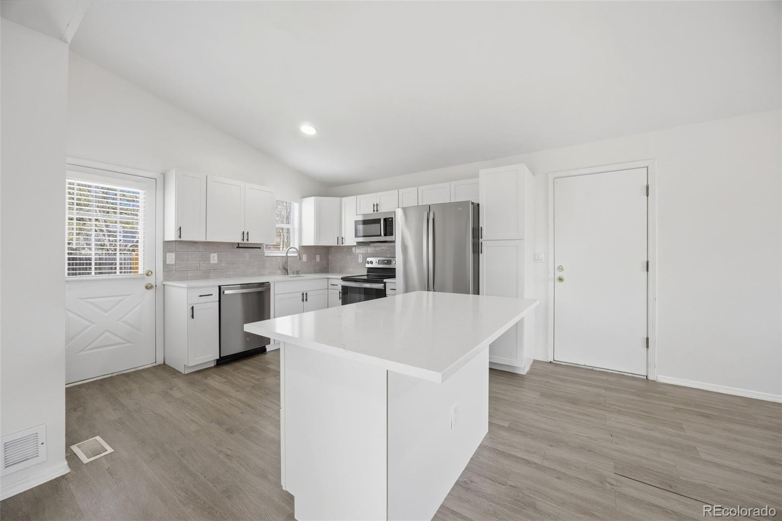 MLS Image #3 for 4677 s pagosa way,aurora, Colorado