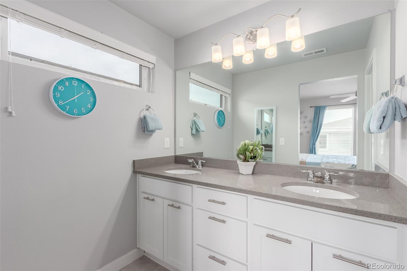 MLS Image #22 for 2359 s tucson street,aurora, Colorado