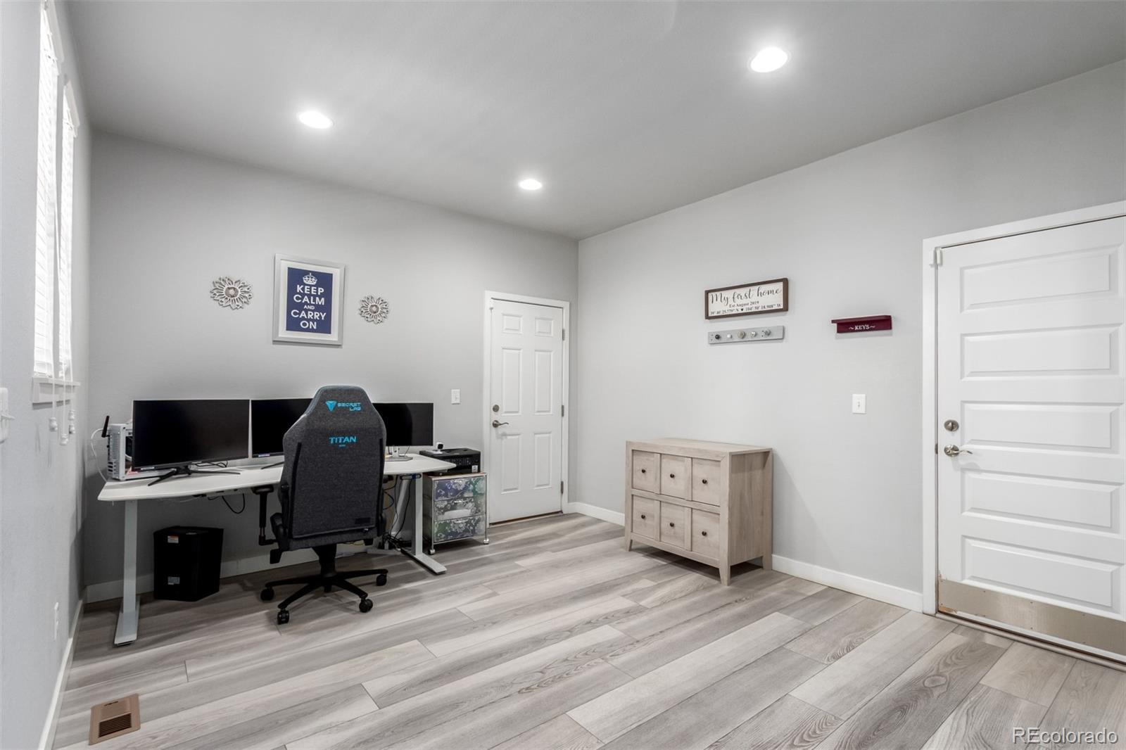 MLS Image #5 for 2359 s tucson street,aurora, Colorado