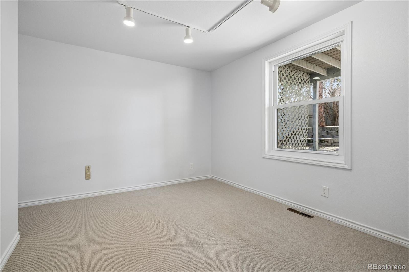 MLS Image #23 for 1655 s syracuse street,denver, Colorado