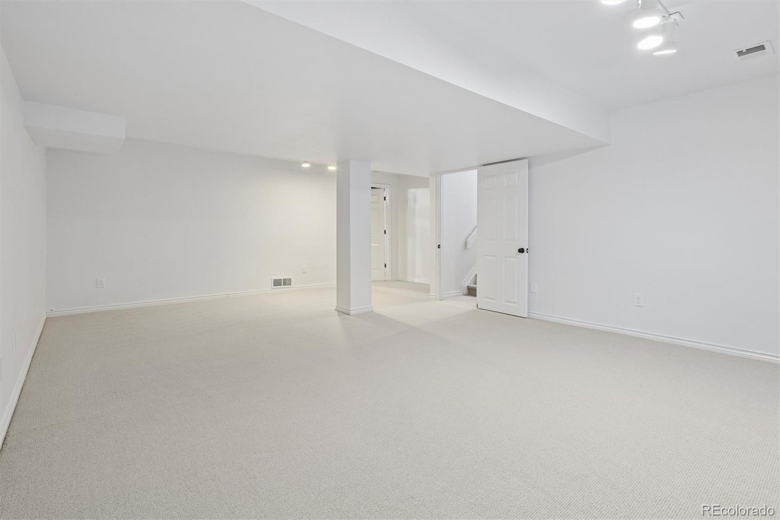 MLS Image #28 for 1655 s syracuse street,denver, Colorado