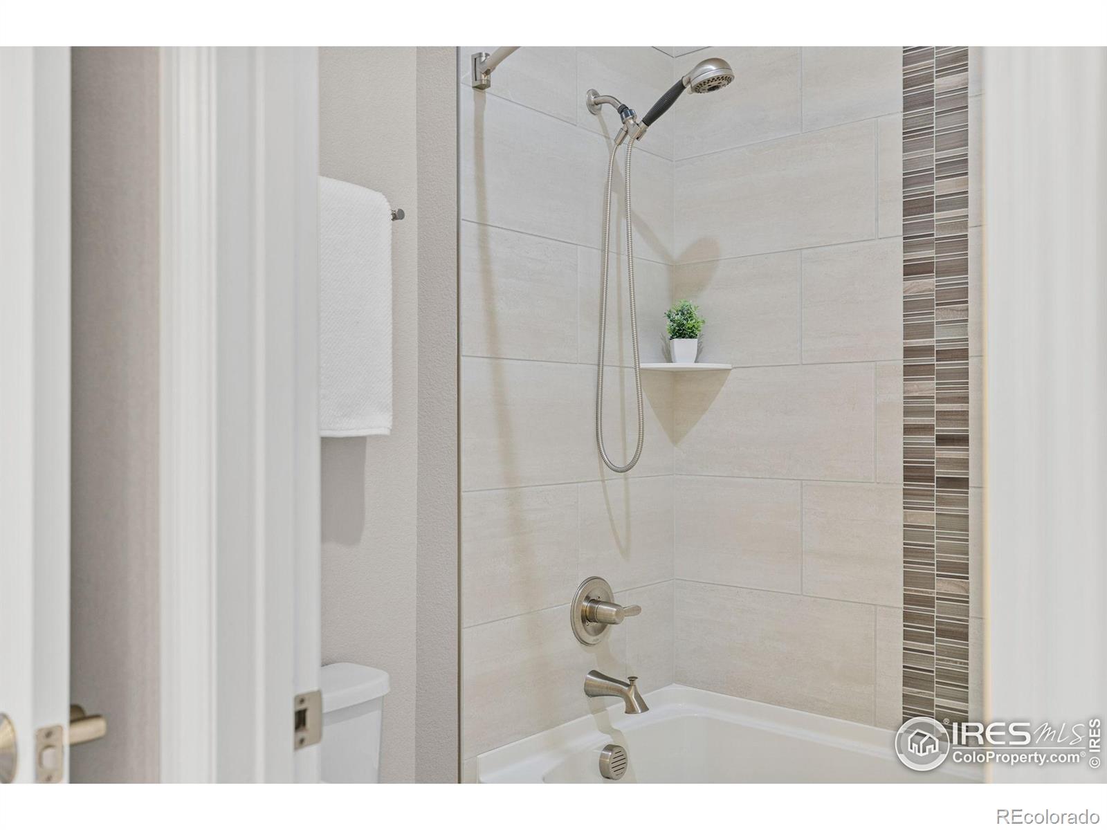 MLS Image #29 for 1115  fox hills court,erie, Colorado