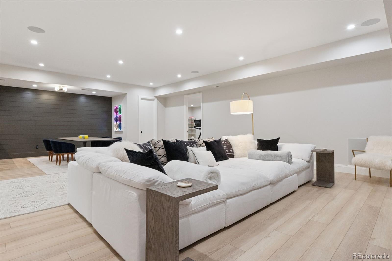 MLS Image #31 for 35 s elm street,denver, Colorado