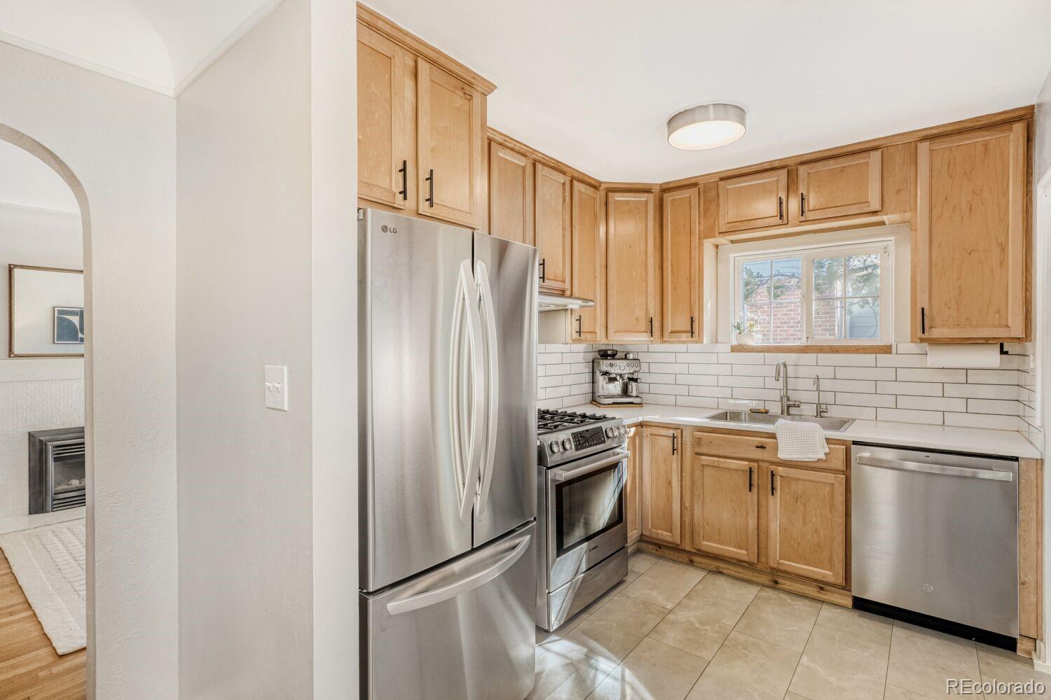 MLS Image #10 for 737  glencoe street,denver, Colorado