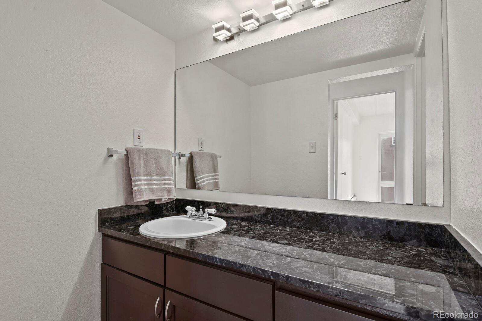 MLS Image #22 for 100 s clarkson street 202,denver, Colorado