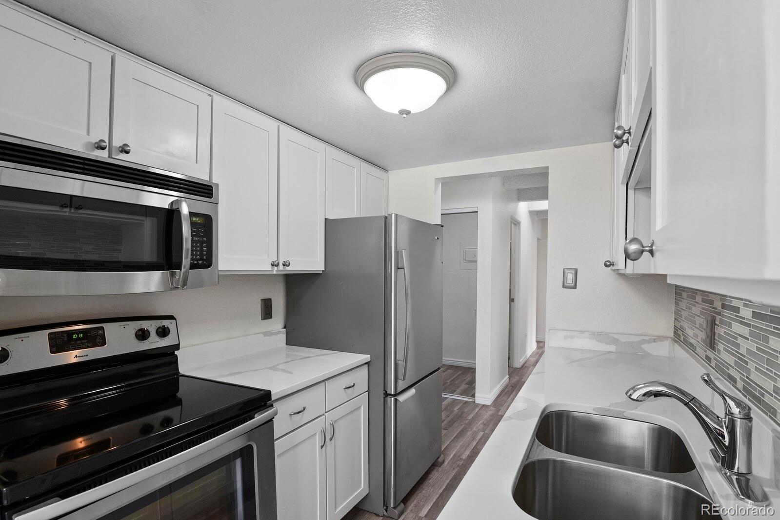 MLS Image #3 for 100 s clarkson street 202,denver, Colorado