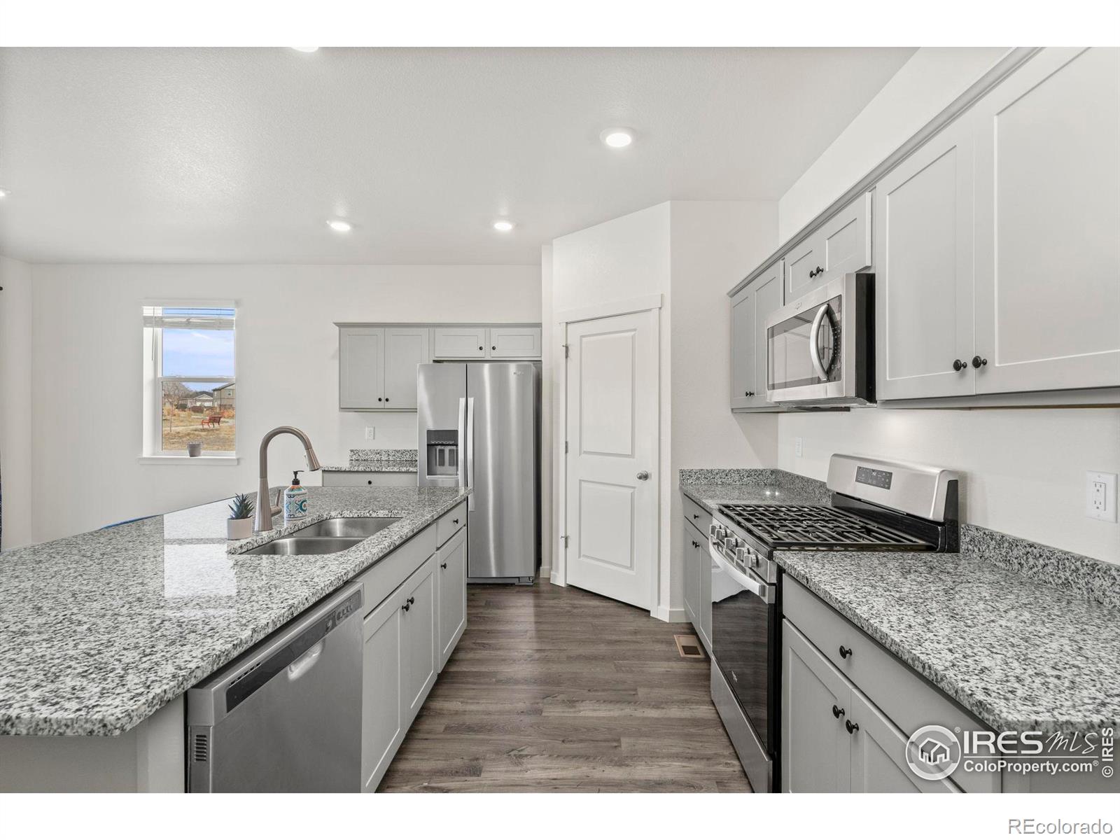 MLS Image #12 for 2585  wren drive,johnstown, Colorado