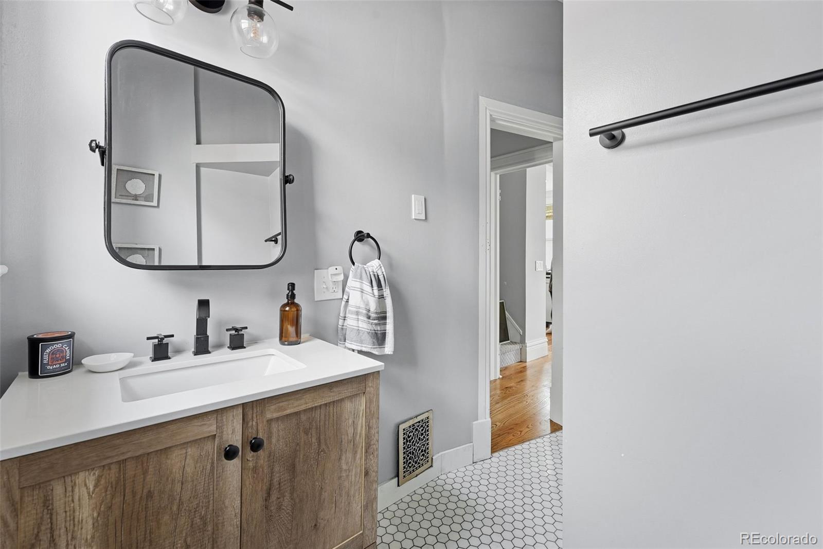 MLS Image #25 for 456 s sherman street,denver, Colorado