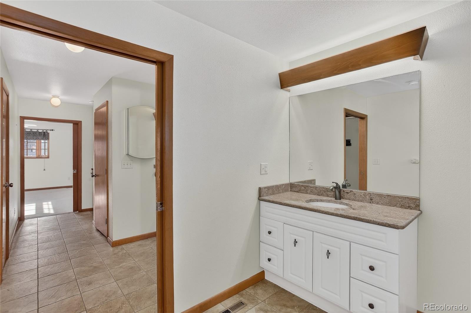 MLS Image #28 for 10576  ura lane,northglenn, Colorado