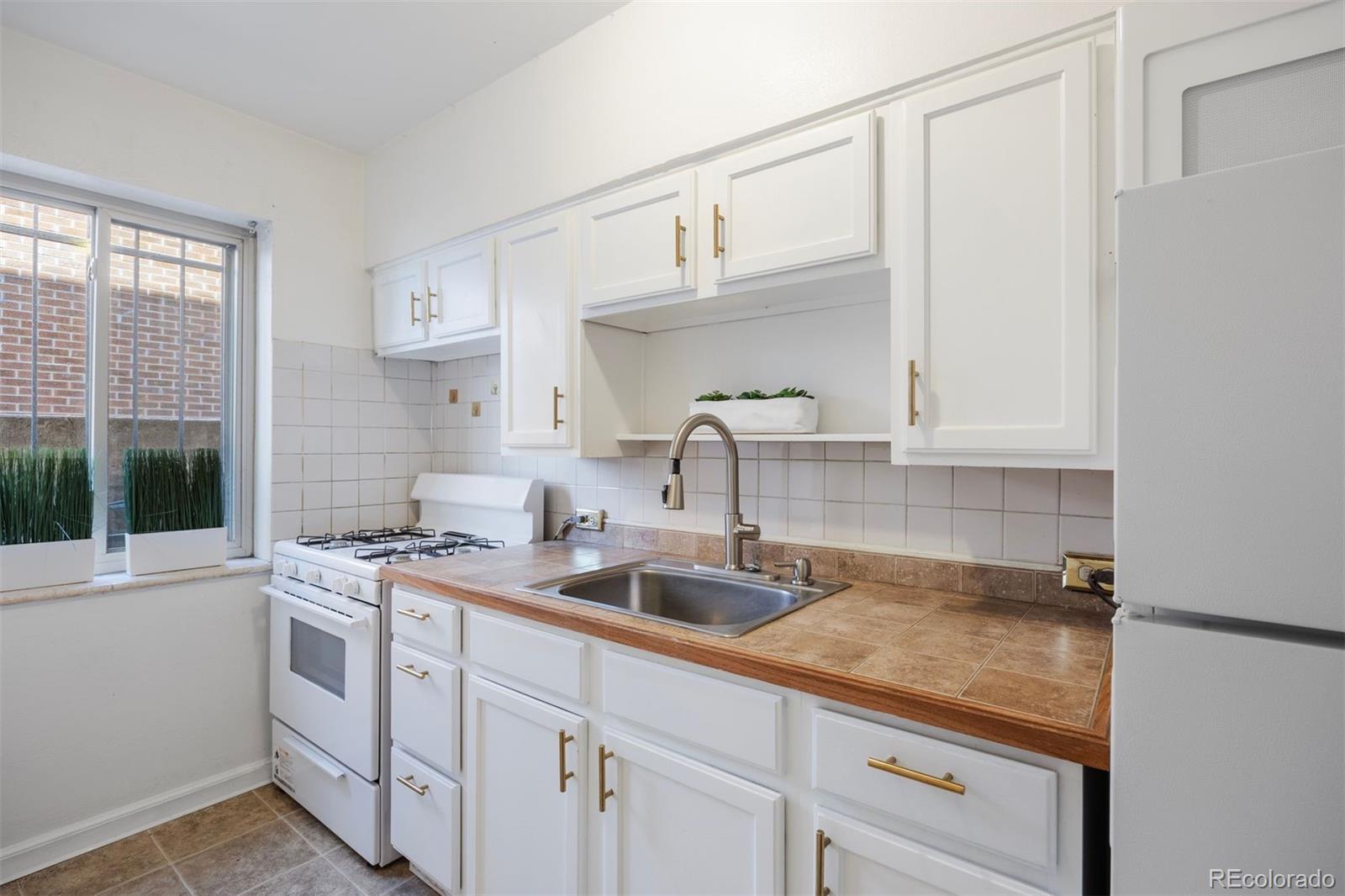 MLS Image #2 for 1454  jersey street,denver, Colorado